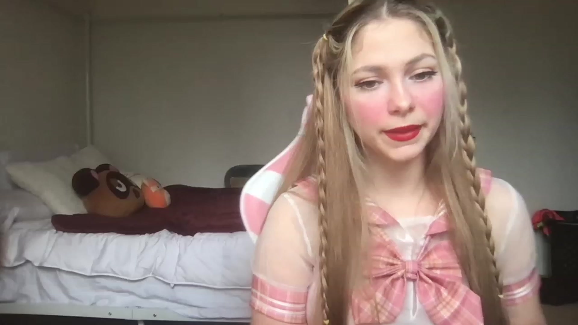 Gallery image thumbnail from lolypopbubble's myfreecams stream on, 03/02/2023, 14:57 image 19 of 20