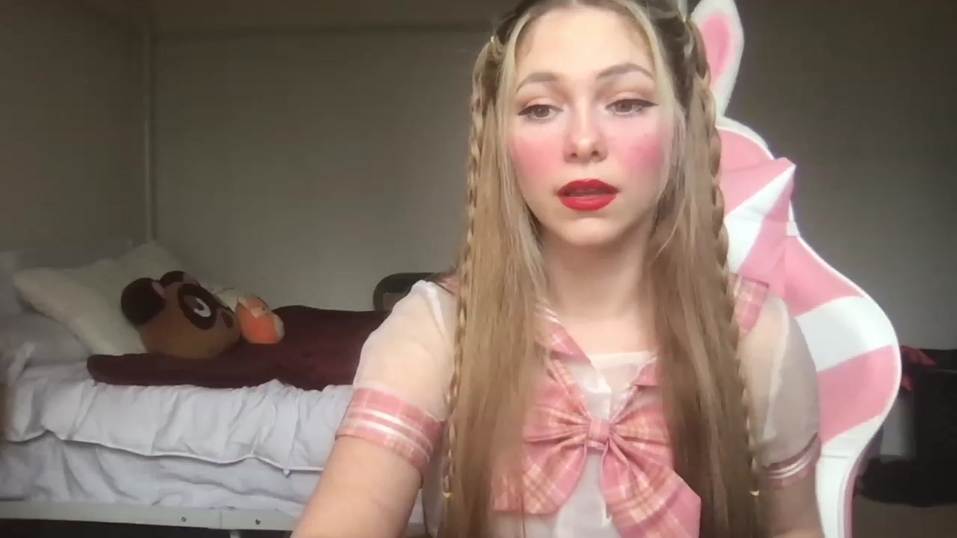 Gallery image thumbnail from lolypopbubble's myfreecams stream on, 03/02/2023, 14:57 image 9 of 20