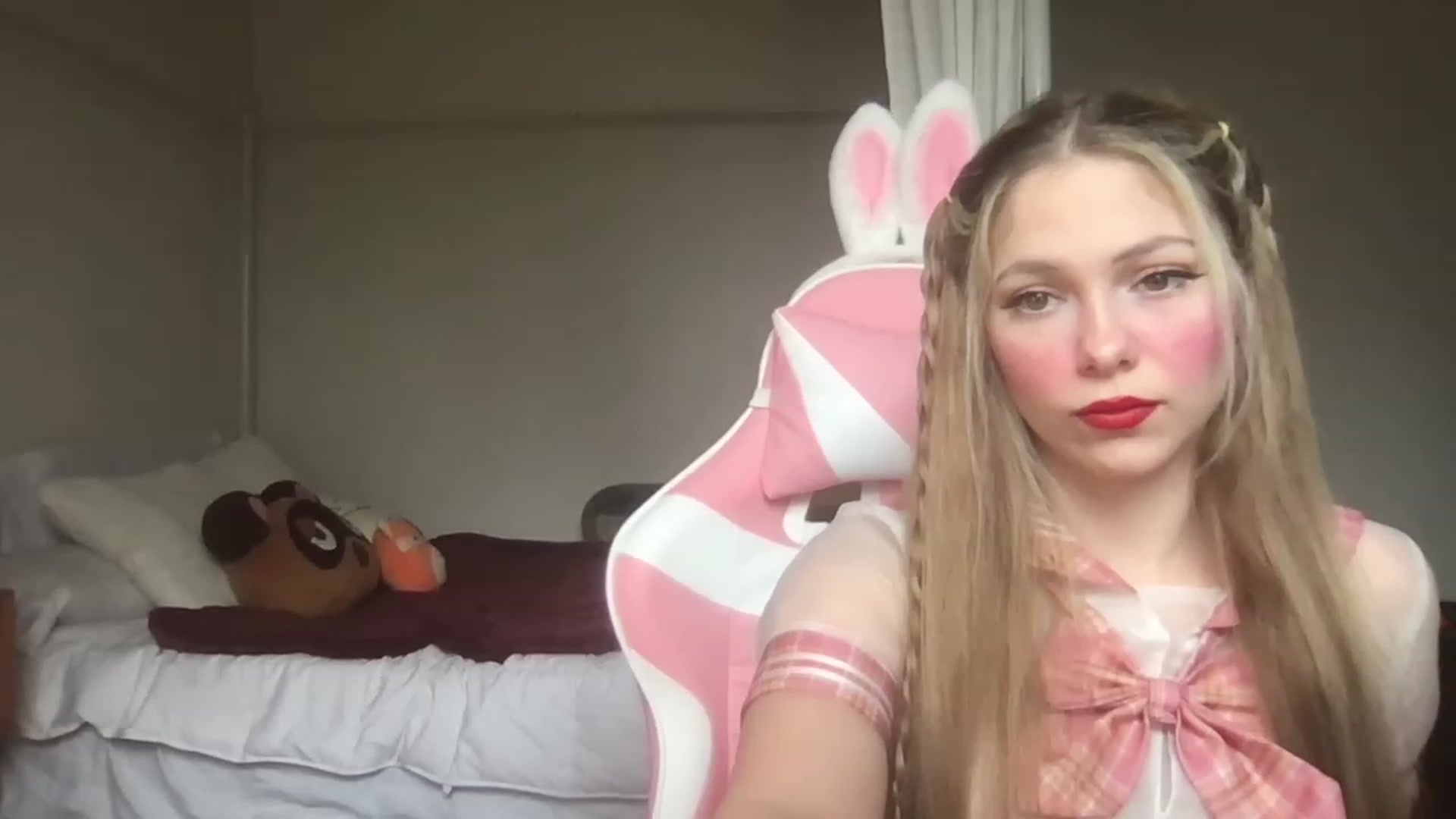 Gallery image thumbnail from lolypopbubble's myfreecams stream on, 03/02/2023, 16:08 image 2 of 20