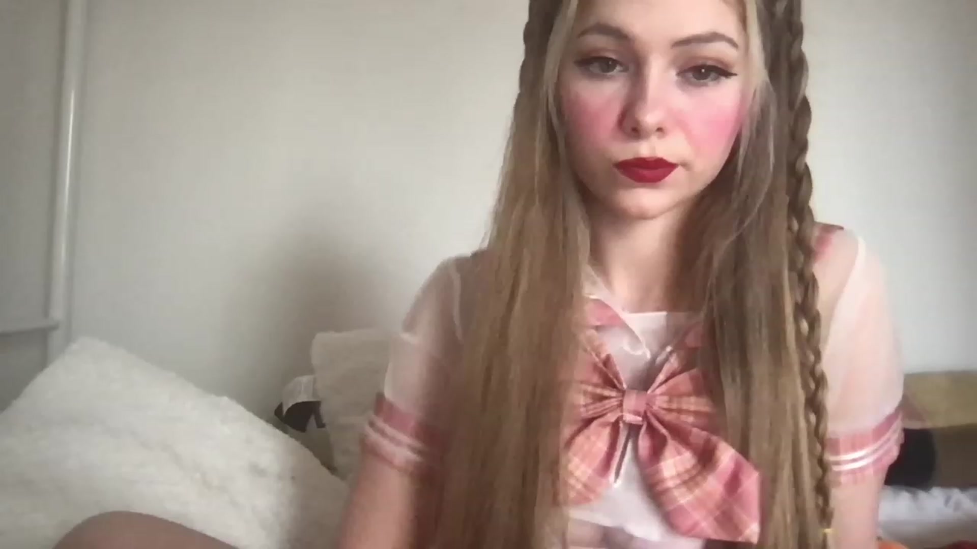 Gallery image thumbnail from lolypopbubble's myfreecams stream on, 03/02/2023, 16:08 image 15 of 20