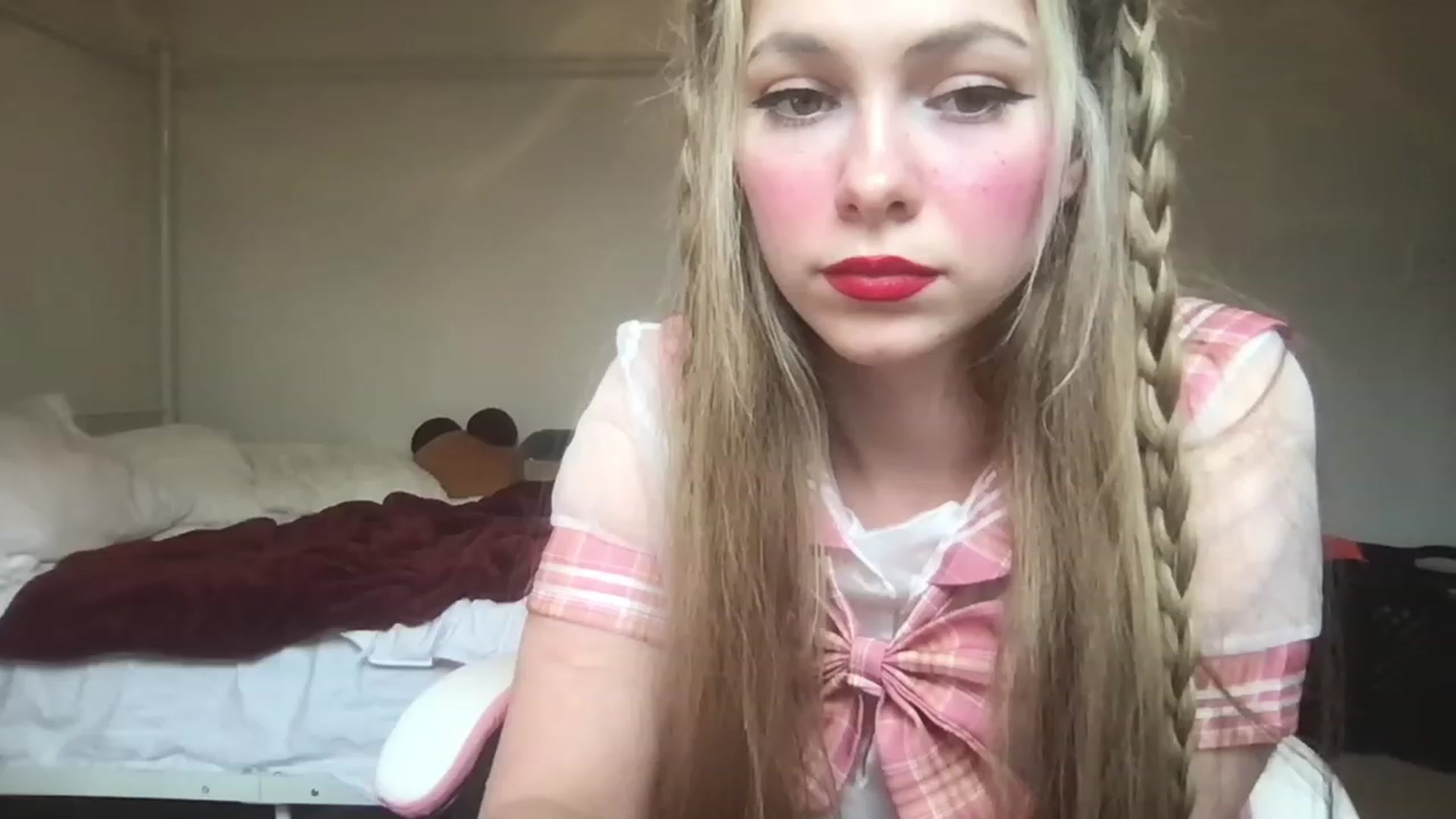 Gallery image thumbnail from lolypopbubble's myfreecams stream on, 03/02/2023, 20:37 image 4 of 20