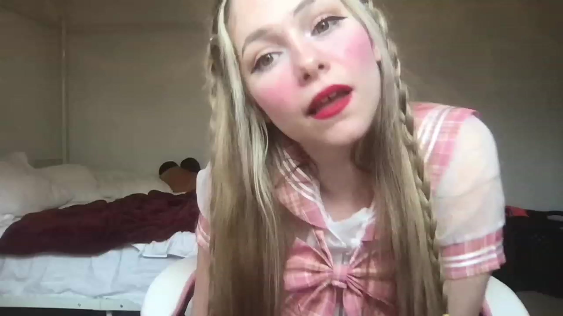 Gallery image thumbnail from lolypopbubble's myfreecams stream on, 03/02/2023, 20:37 image 7 of 20