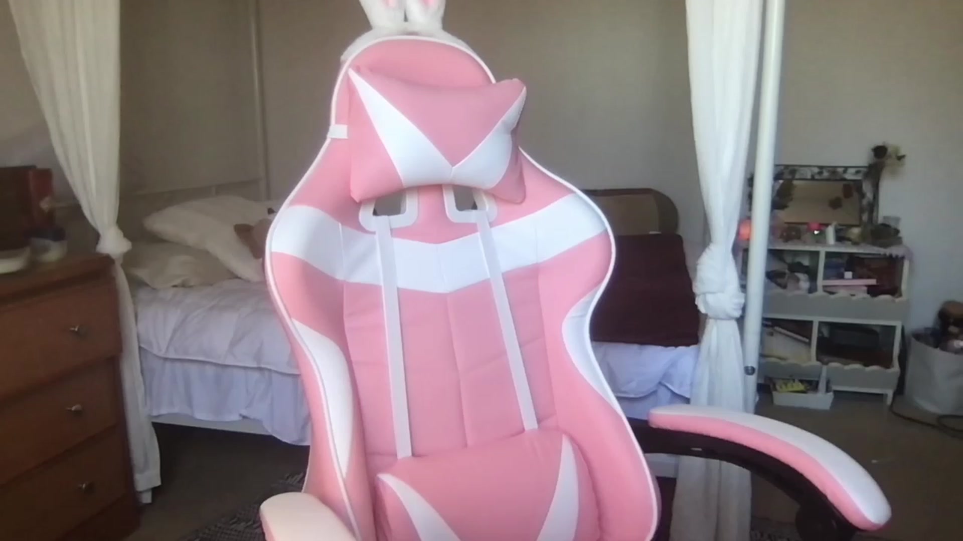 Gallery image thumbnail from lolypopbubble's myfreecams stream on, 03/08/2023, 18:49 image 17 of 20