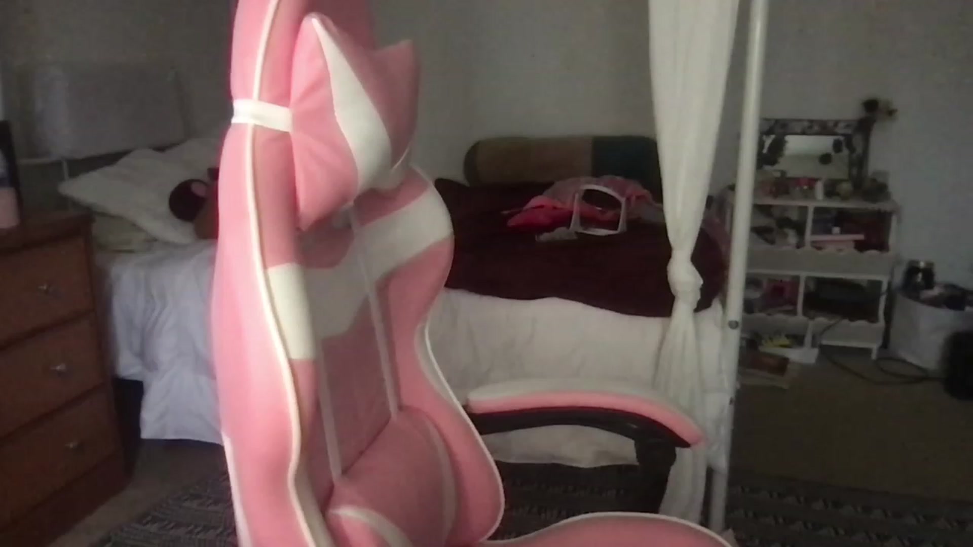 Gallery image thumbnail from lolypopbubble's myfreecams stream on, 03/13/2023, 21:12 image 17 of 20
