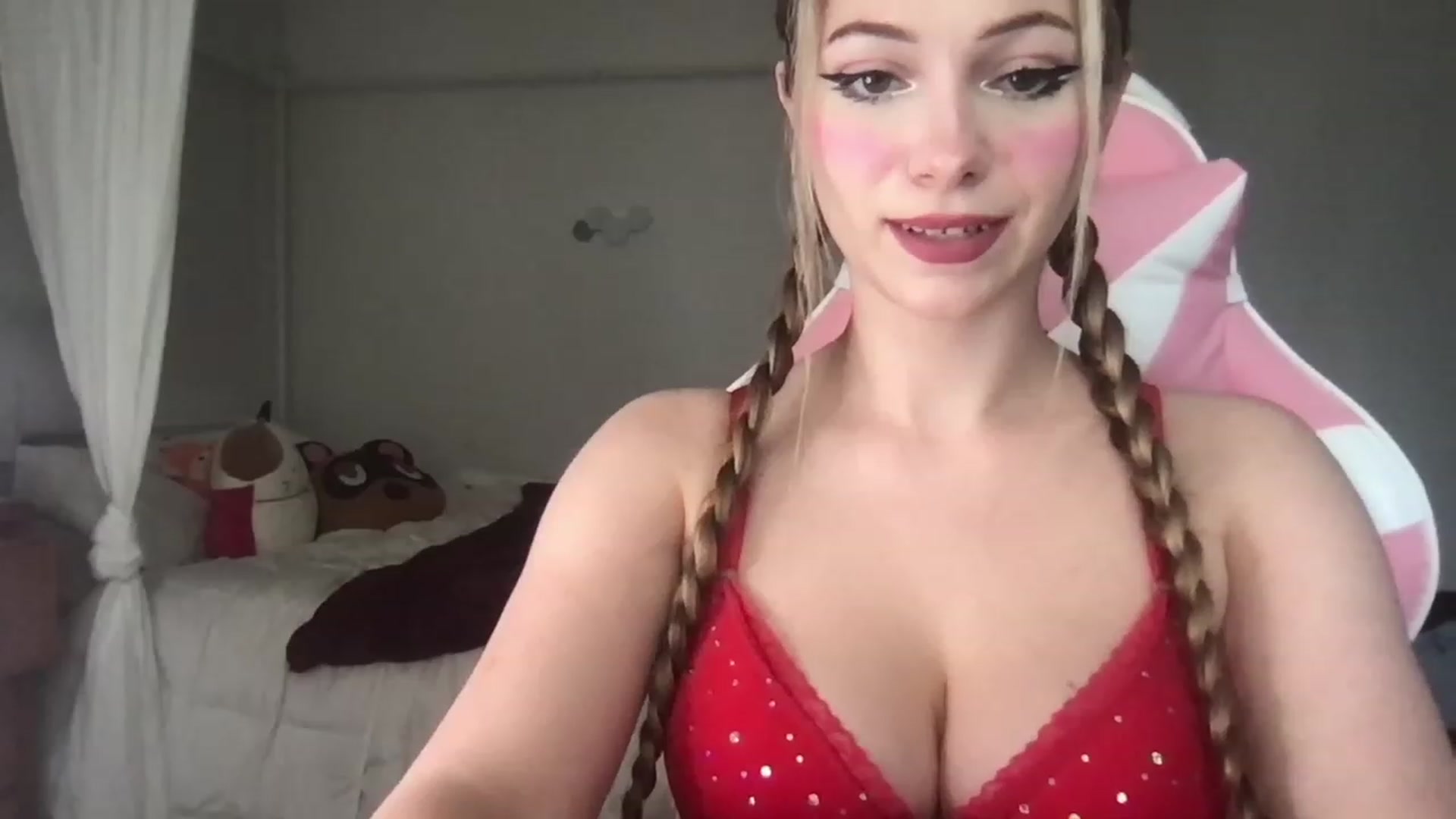 Gallery image thumbnail from lolypopbubble's myfreecams stream on, 03/23/2023, 20:46 image 13 of 20