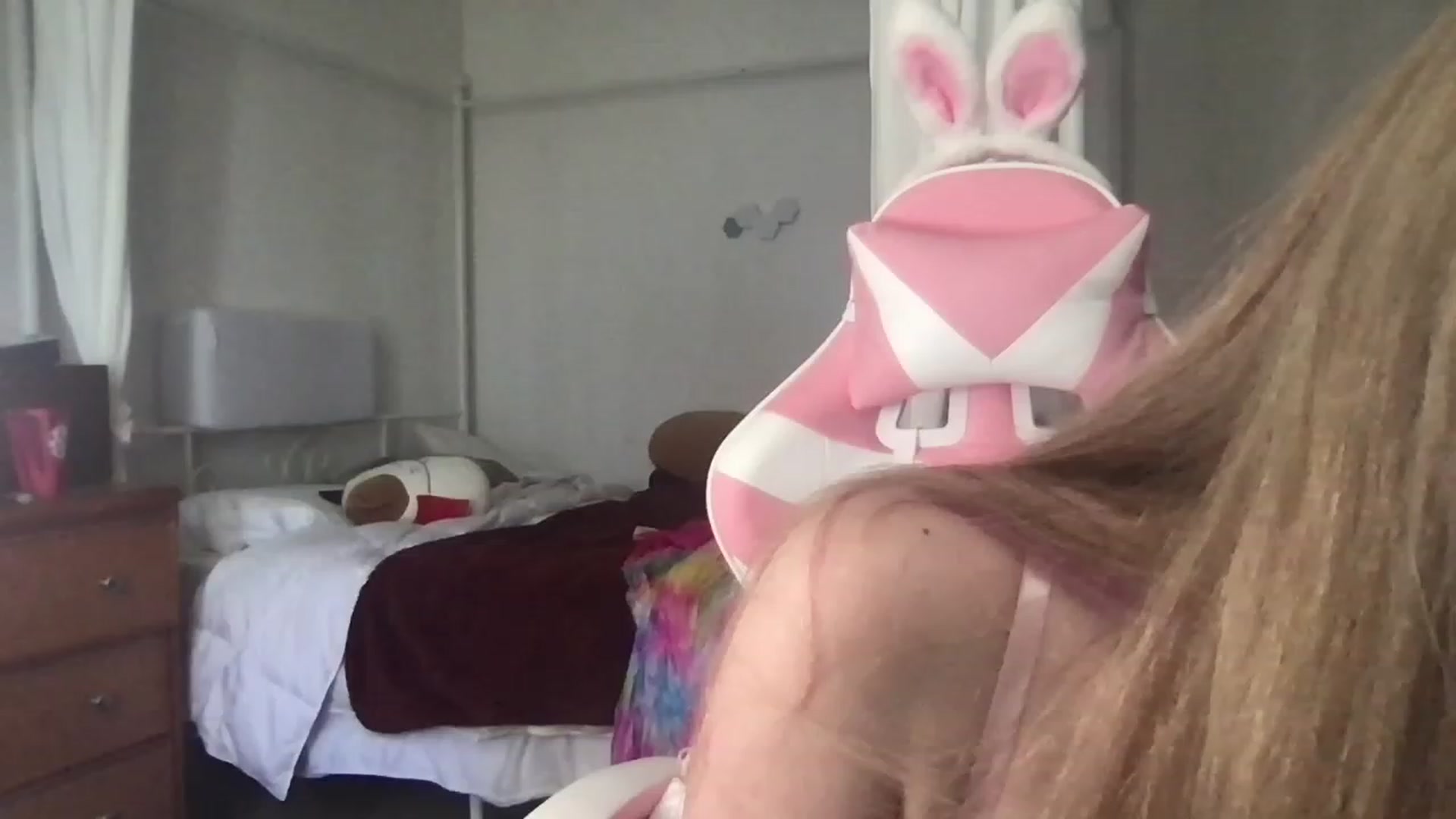 Gallery image thumbnail from lolypopbubble's myfreecams stream on, 04/12/2023, 16:47 image 8 of 20