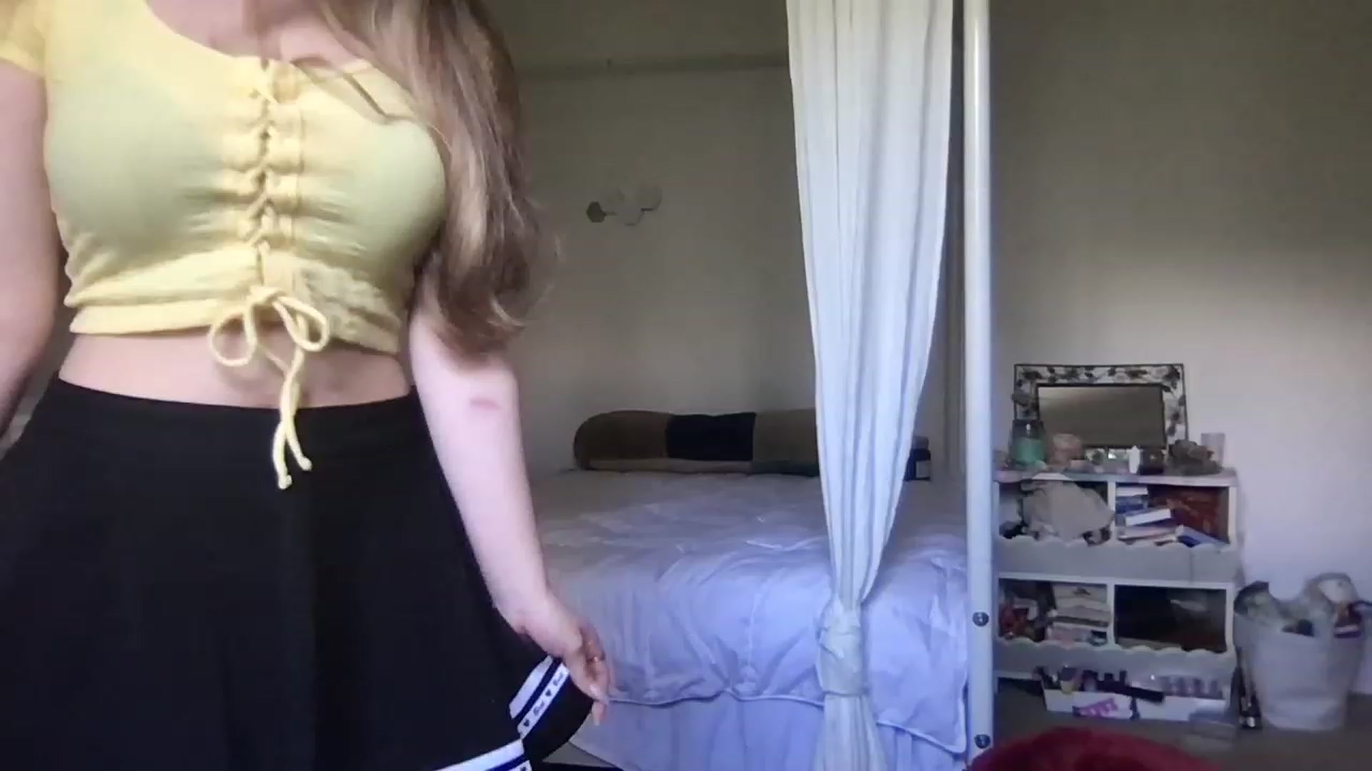 Gallery image thumbnail from lolypopbubble's myfreecams stream on, 04/17/2023, 19:30 image 5 of 20
