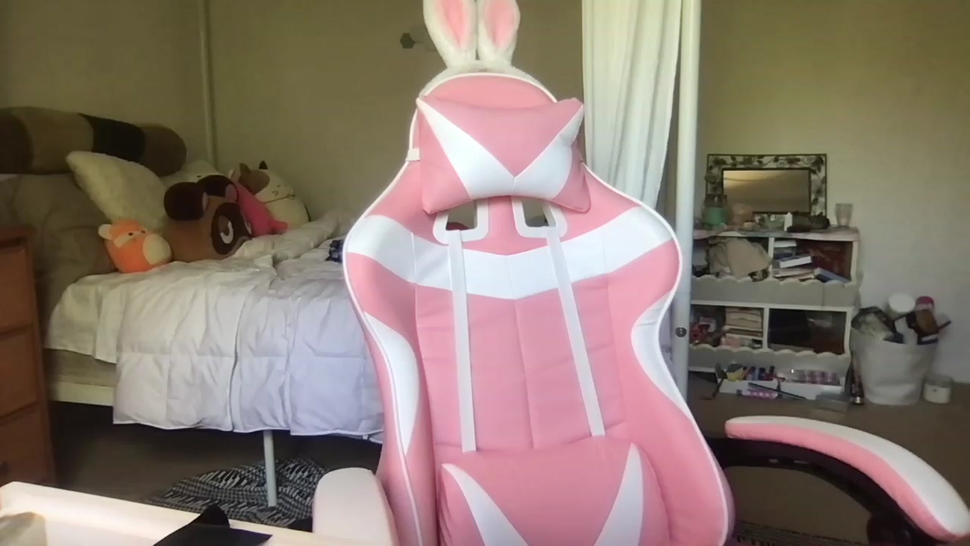 Gallery image thumbnail from lolypopbubble's myfreecams stream on, 04/20/2023, 19:08 image 12 of 20