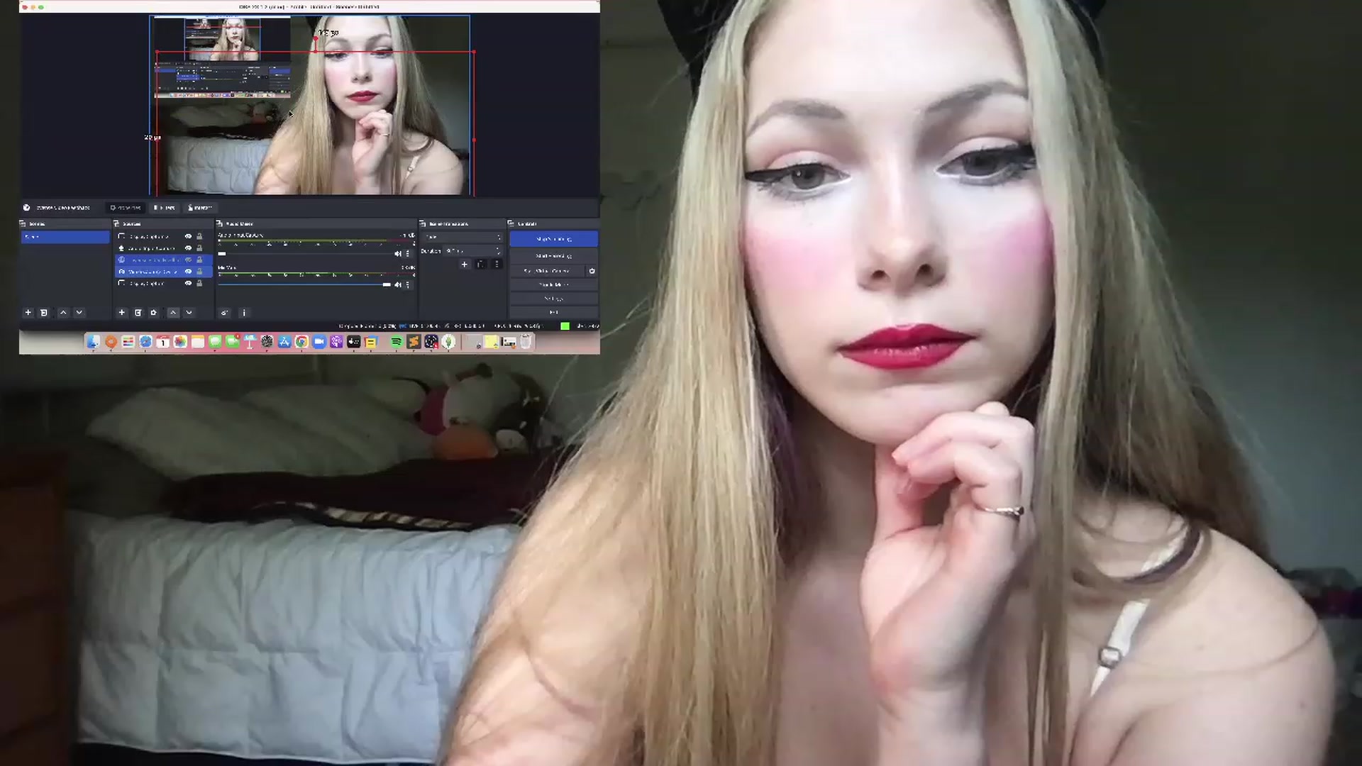 Gallery image thumbnail from lolypopbubble's myfreecams stream on, 05/01/2023, 19:39 image 10 of 20