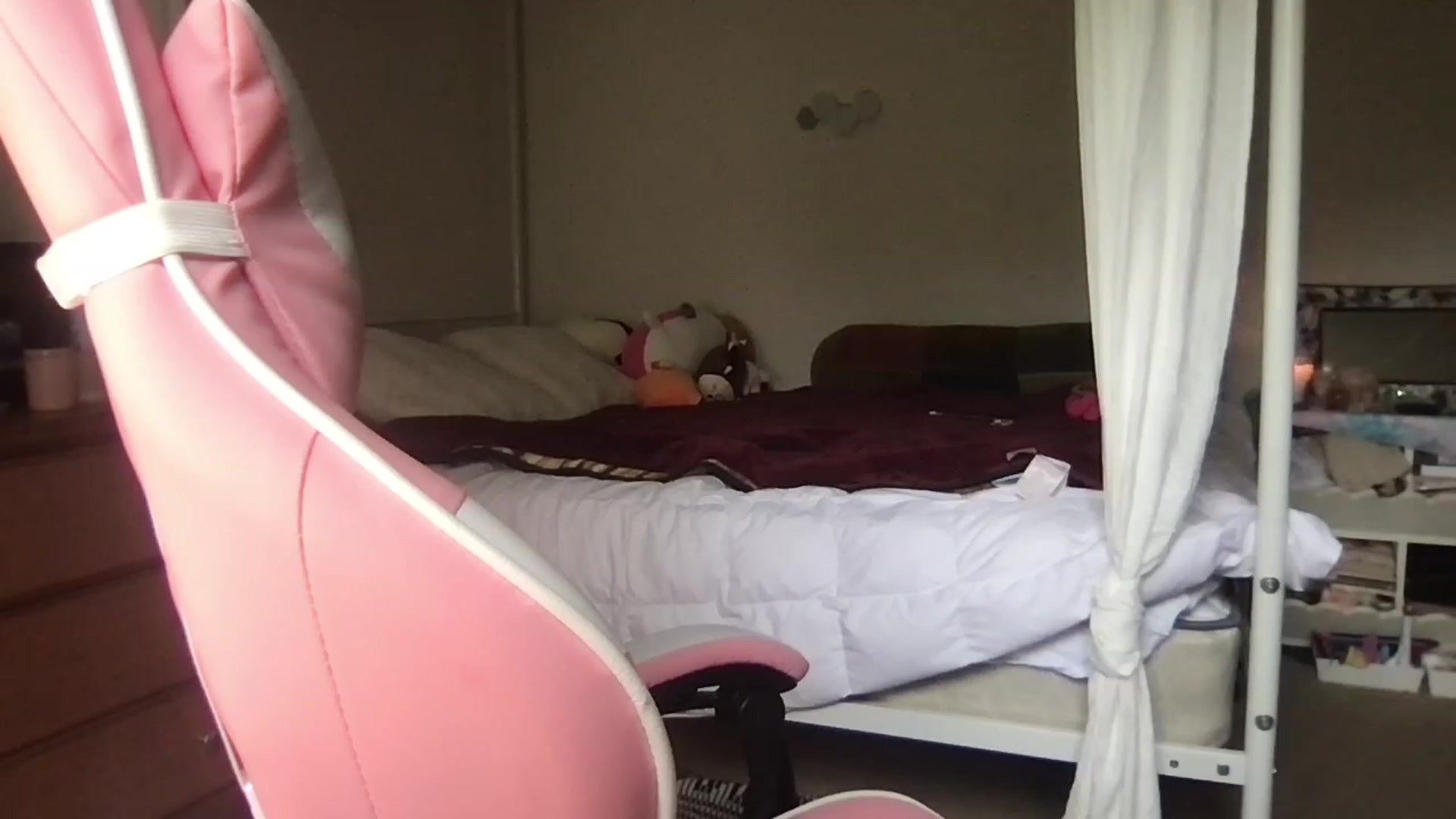Gallery image thumbnail from lolypopbubble's myfreecams stream on, 05/01/2023, 19:39 image 14 of 20