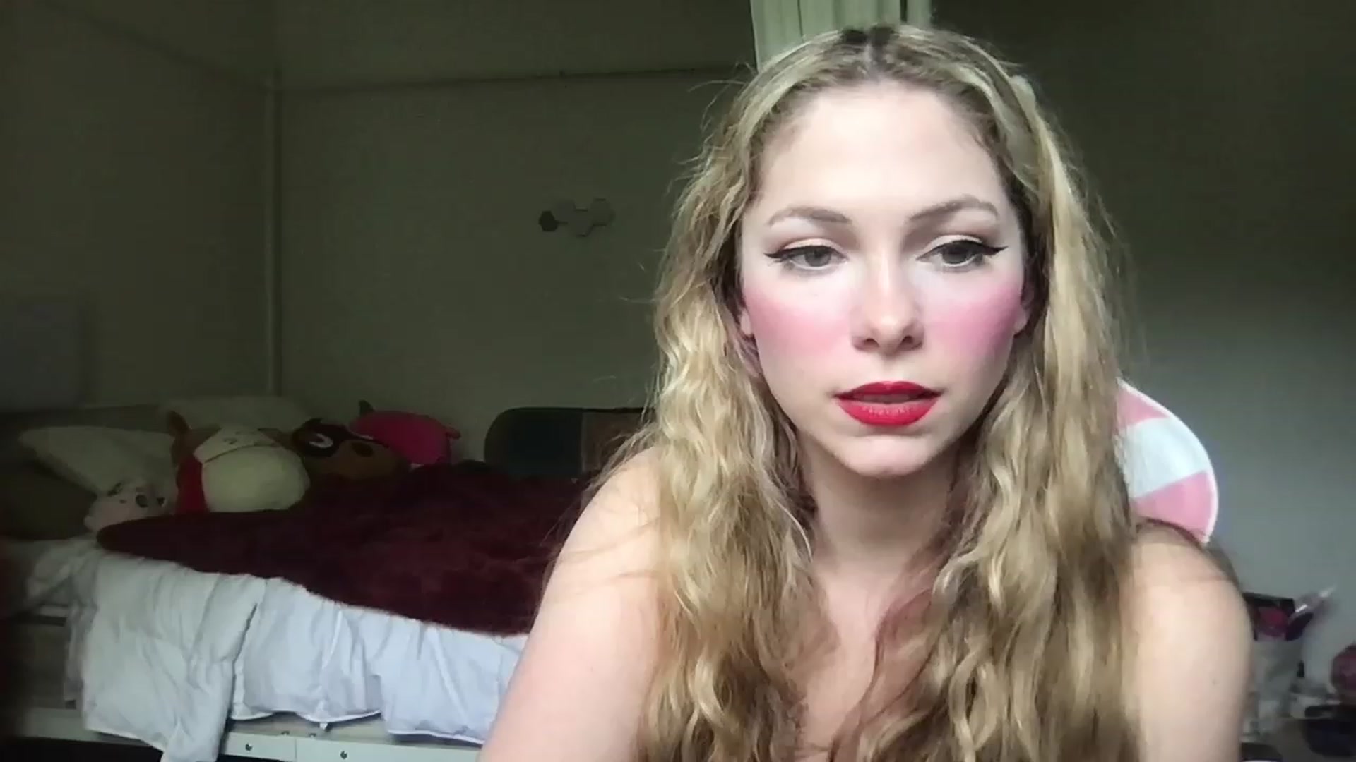 Gallery image thumbnail from lolypopbubble's myfreecams stream on, 05/02/2023, 18:05 image 9 of 20