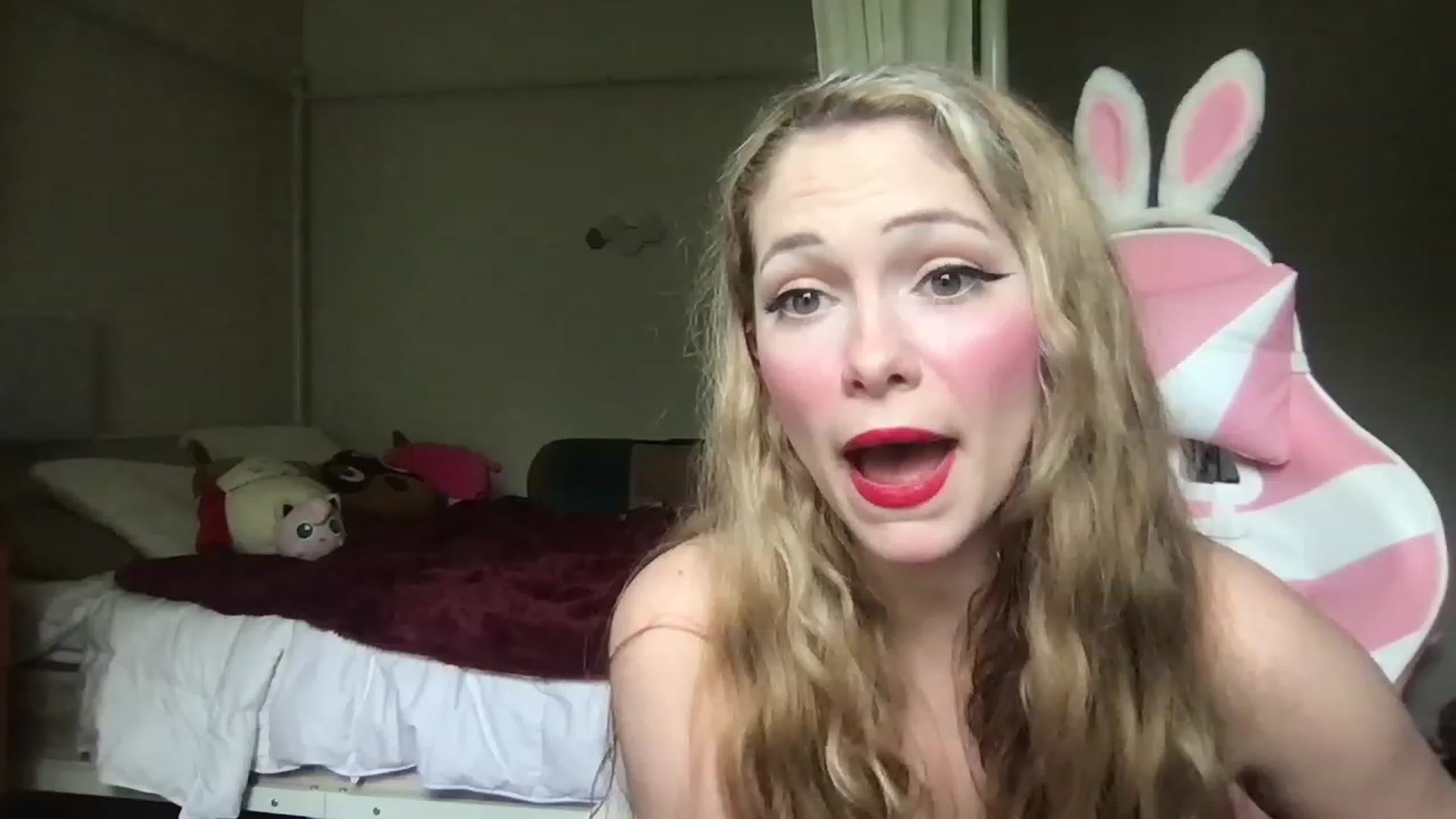 Gallery image thumbnail from lolypopbubble's myfreecams stream on, 05/02/2023, 18:05 image 1 of 20