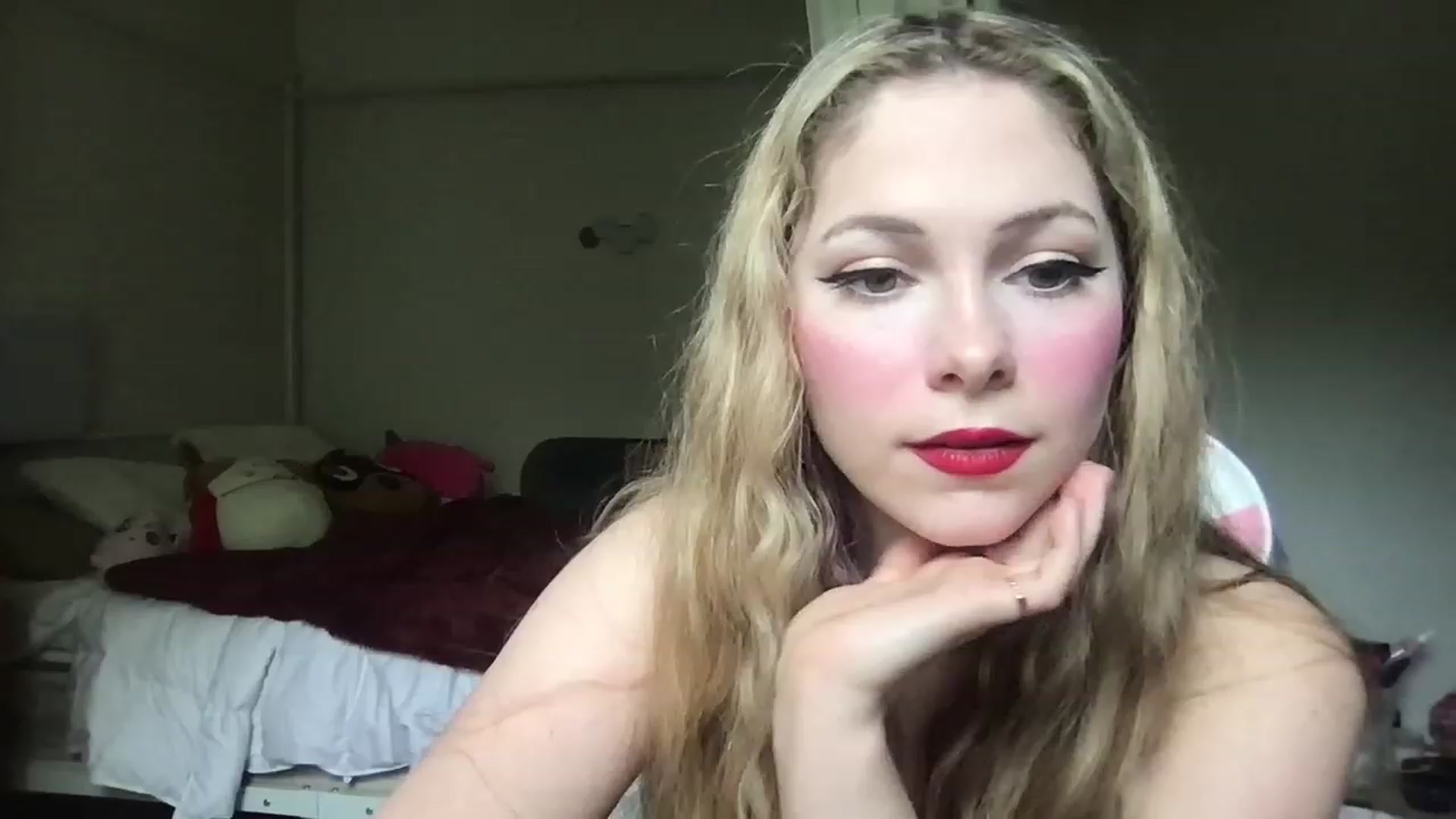 Gallery image thumbnail from lolypopbubble's myfreecams stream on, 05/02/2023, 18:05 image 10 of 20