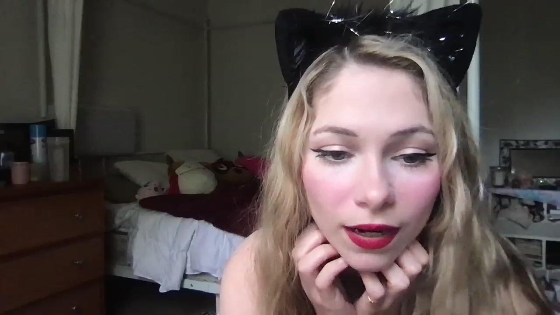 Gallery image thumbnail from lolypopbubble's myfreecams stream on, 05/02/2023, 19:33 image 14 of 20