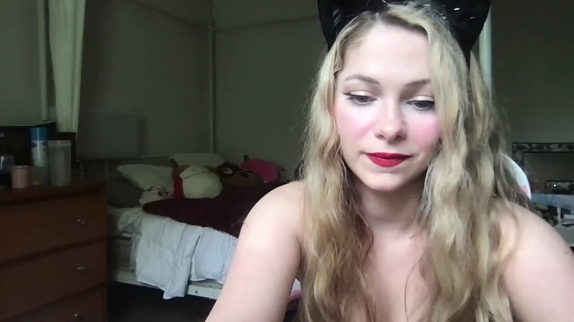Gallery image thumbnail from lolypopbubble's myfreecams stream on, 05/02/2023, 19:33 image 18 of 20
