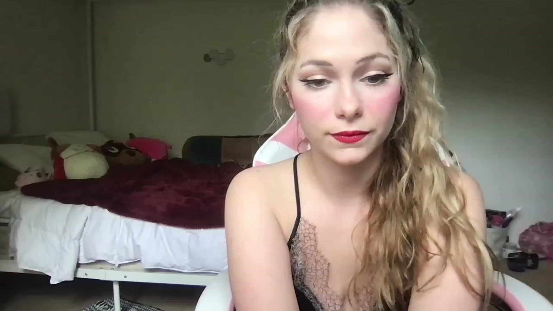 Gallery image thumbnail from lolypopbubble's myfreecams stream on, 05/02/2023, 19:33 image 1 of 20