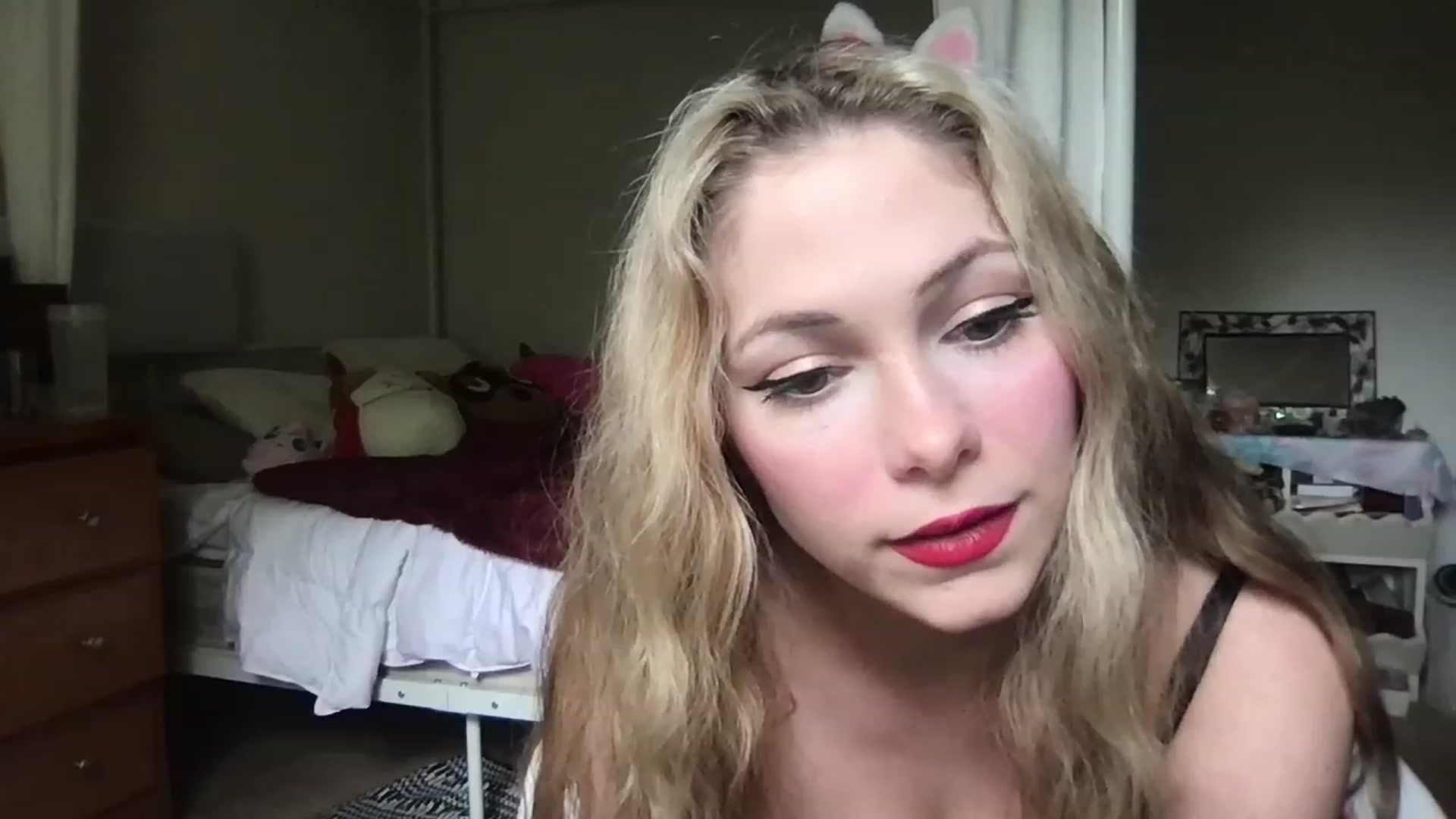 Gallery image thumbnail from lolypopbubble's myfreecams stream on, 05/02/2023, 19:33 image 8 of 20