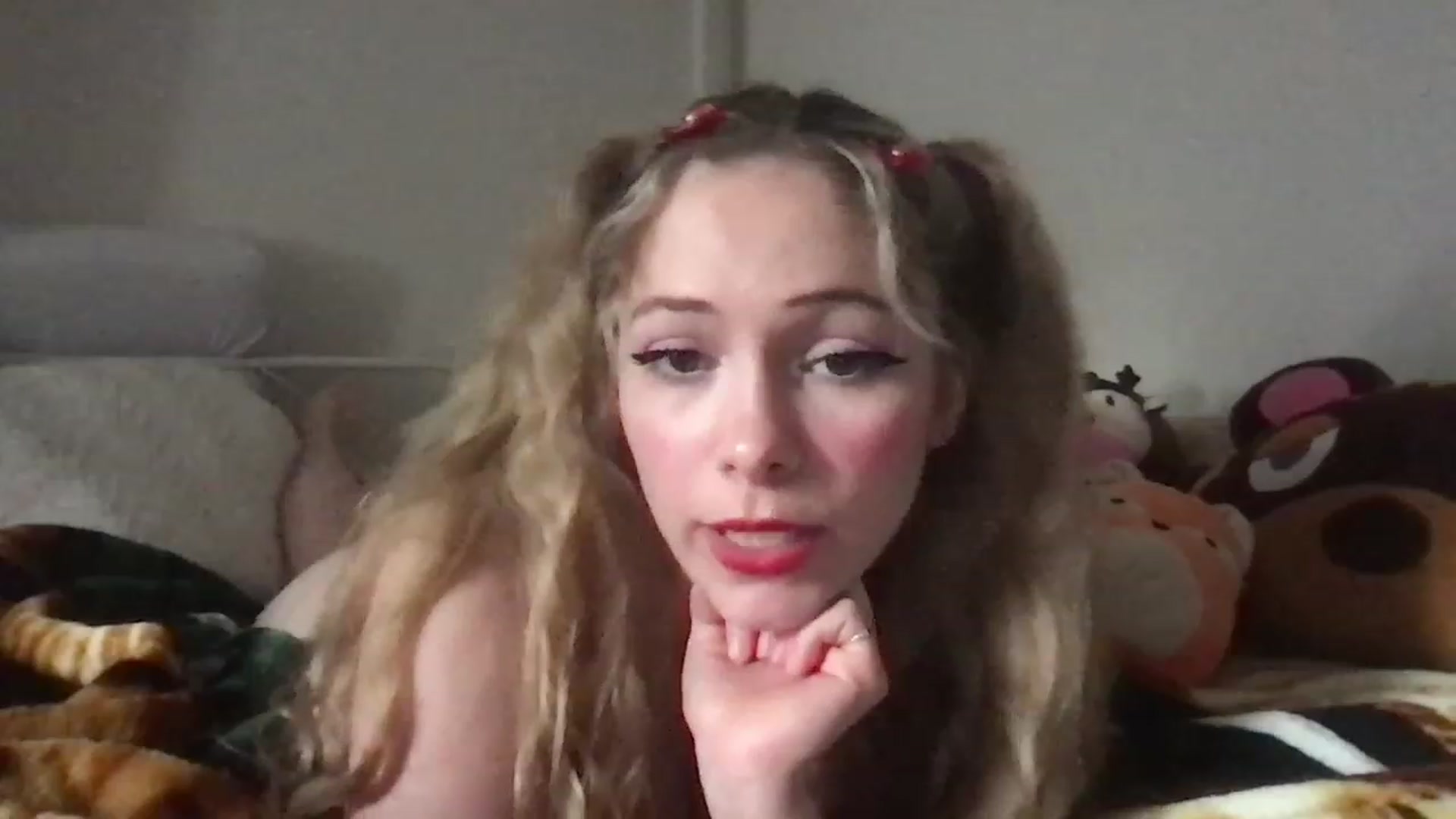 Gallery image thumbnail from lolypopbubble's myfreecams stream on, 05/12/2023, 24:19 image 14 of 20