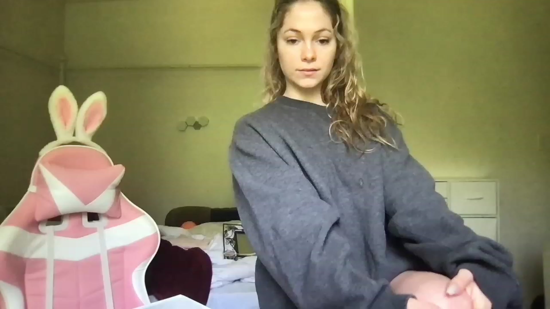 Gallery image thumbnail from lolypopbubble's myfreecams stream on, 05/22/2023, 16:32 image 7 of 20