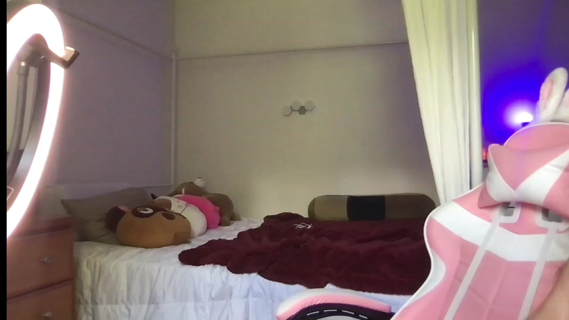 Gallery image thumbnail from lolypopbubble's myfreecams stream on, 07/10/2023, 17:12 image 7 of 20