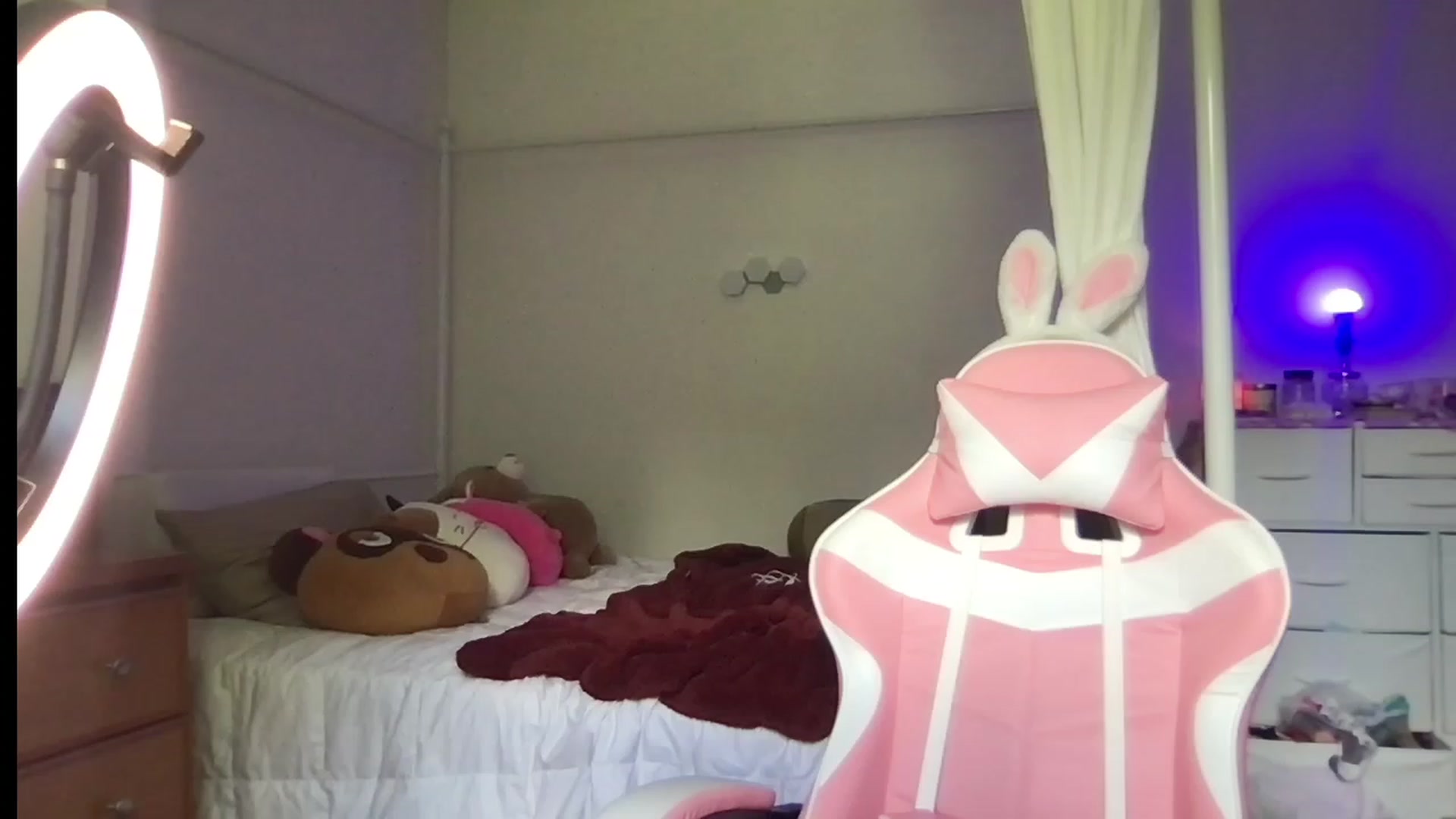 Gallery image thumbnail from lolypopbubble's myfreecams stream on, 07/10/2023, 17:12 image 9 of 20