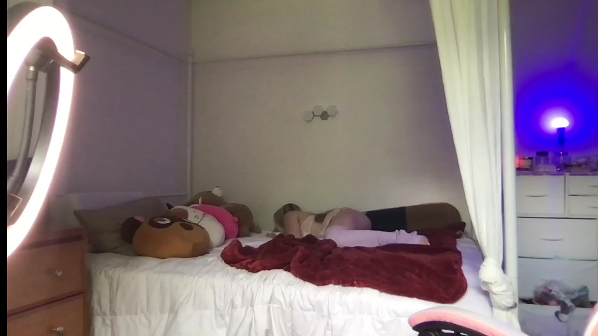 Gallery image thumbnail from lolypopbubble's myfreecams stream on, 07/10/2023, 17:12 image 12 of 20