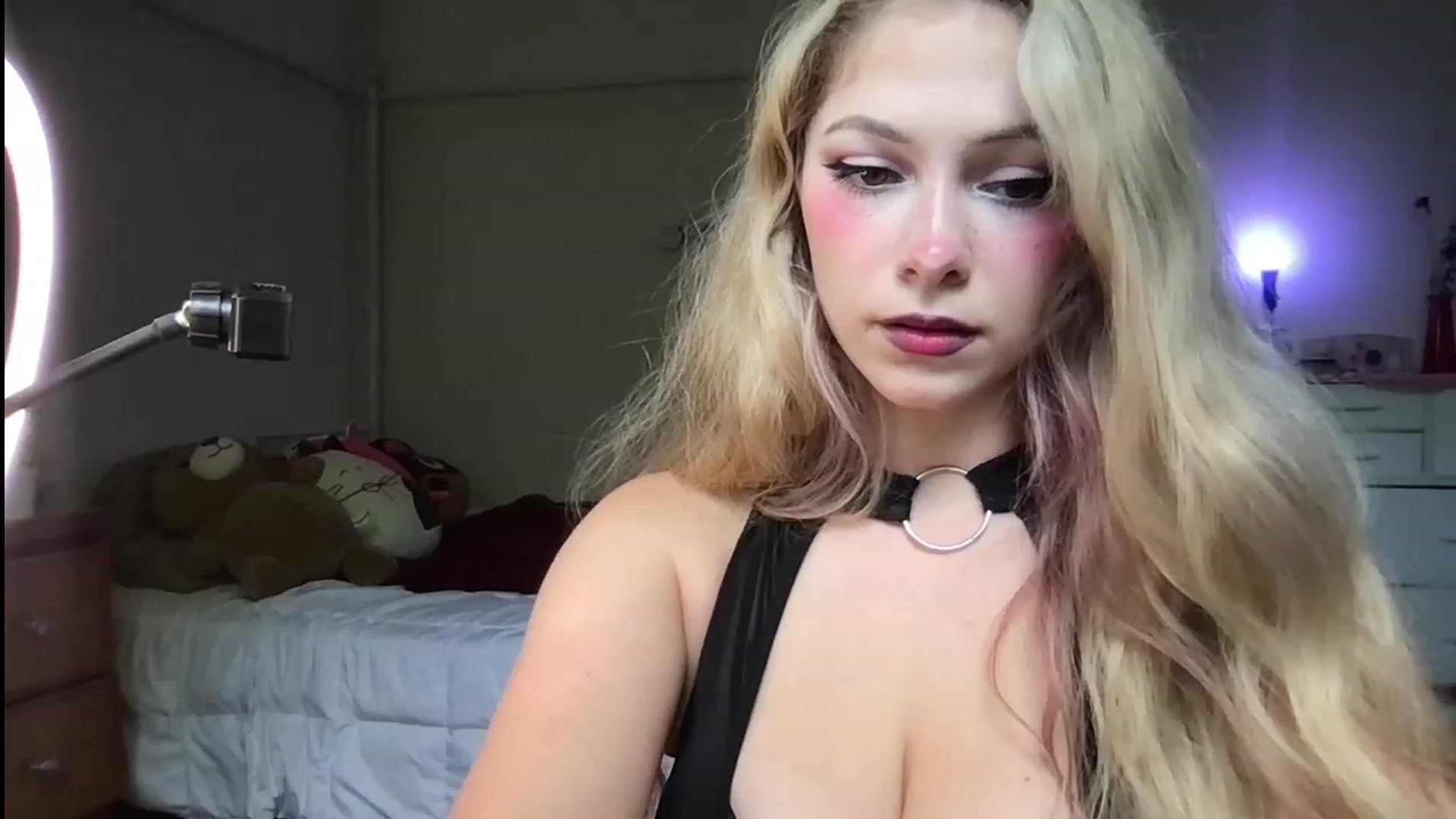 Gallery image thumbnail from lolypopbubble's myfreecams stream on, 07/12/2023, 19:14 image 1 of 20