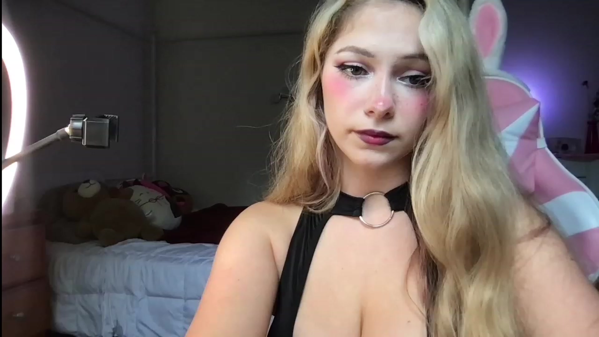 Gallery image thumbnail from lolypopbubble's myfreecams stream on, 07/12/2023, 19:14 image 2 of 20
