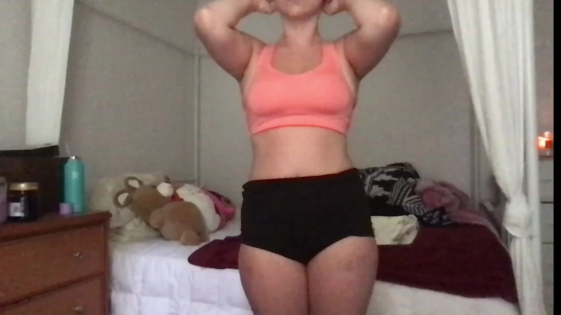 Gallery image thumbnail from lolypopbubble's myfreecams stream on, 07/31/2023, 16:07 image 17 of 20