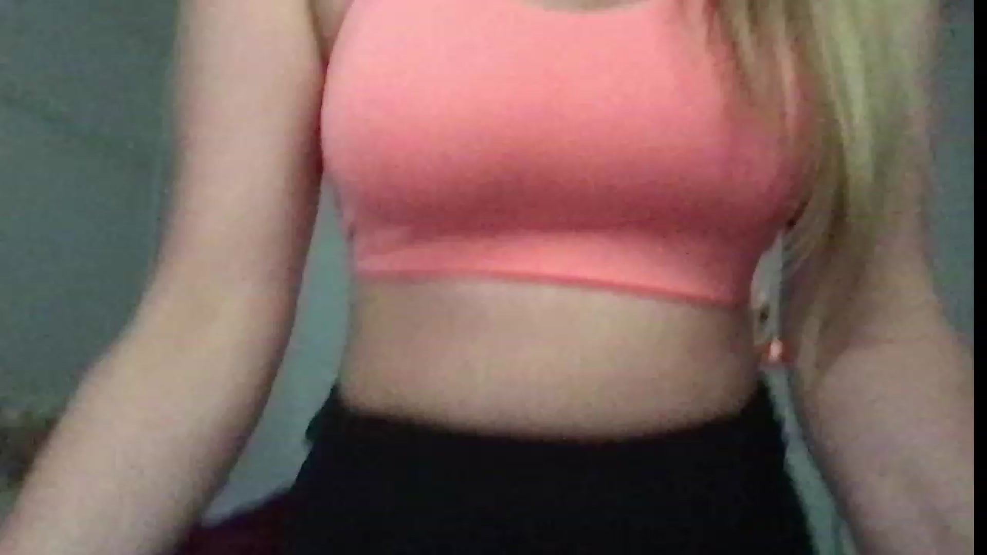 Gallery image thumbnail from lolypopbubble's myfreecams stream on, 07/31/2023, 16:07 image 16 of 20