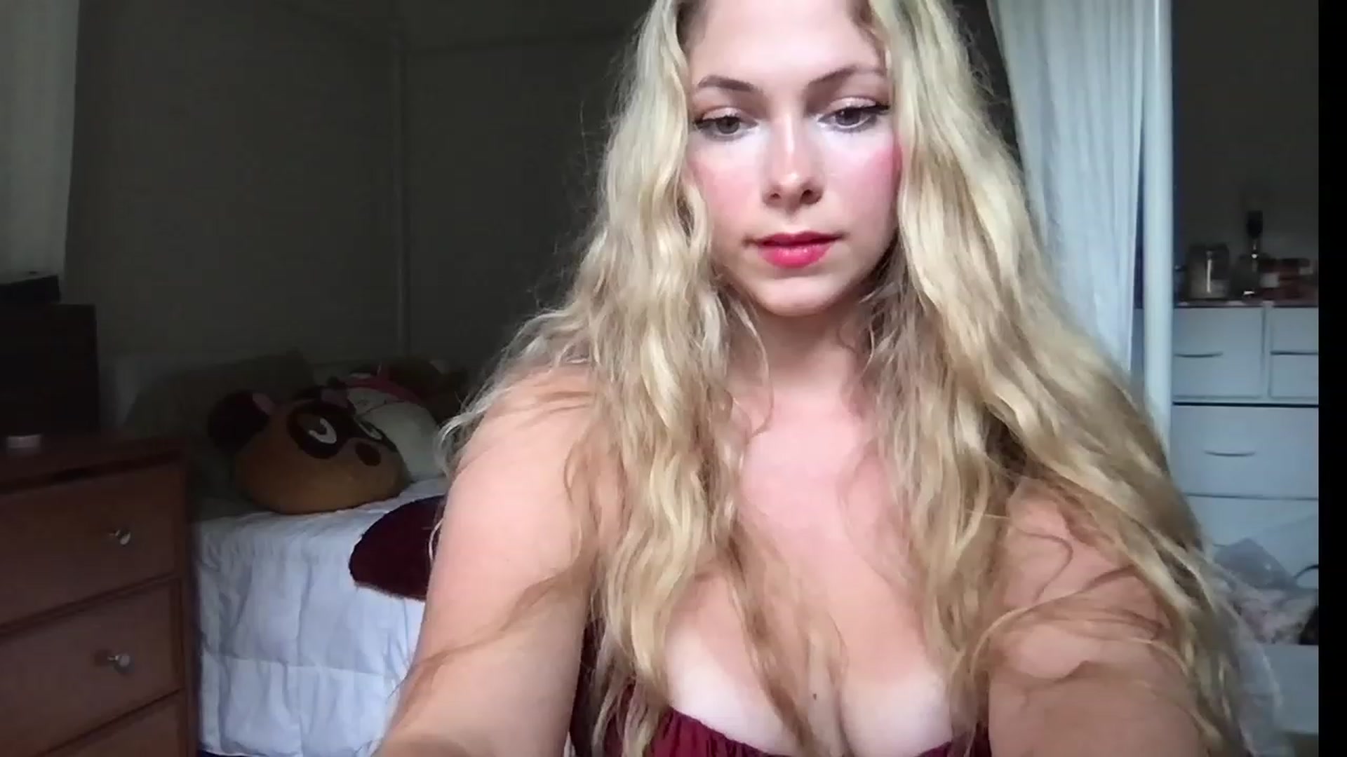 Gallery image thumbnail from lolypopbubble's myfreecams stream on, 08/03/2023, 20:02 image 7 of 20