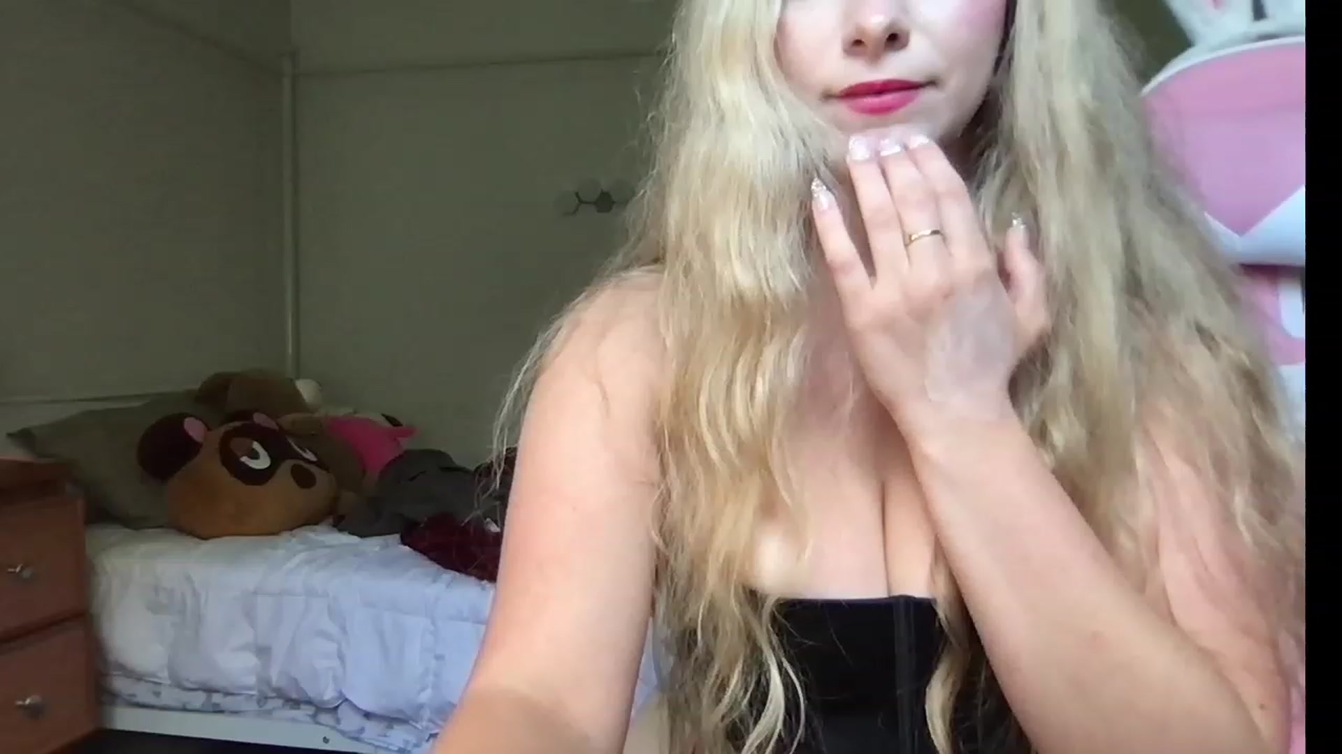 Gallery image thumbnail from lolypopbubble's myfreecams stream on, 08/07/2023, 19:08 image 7 of 20
