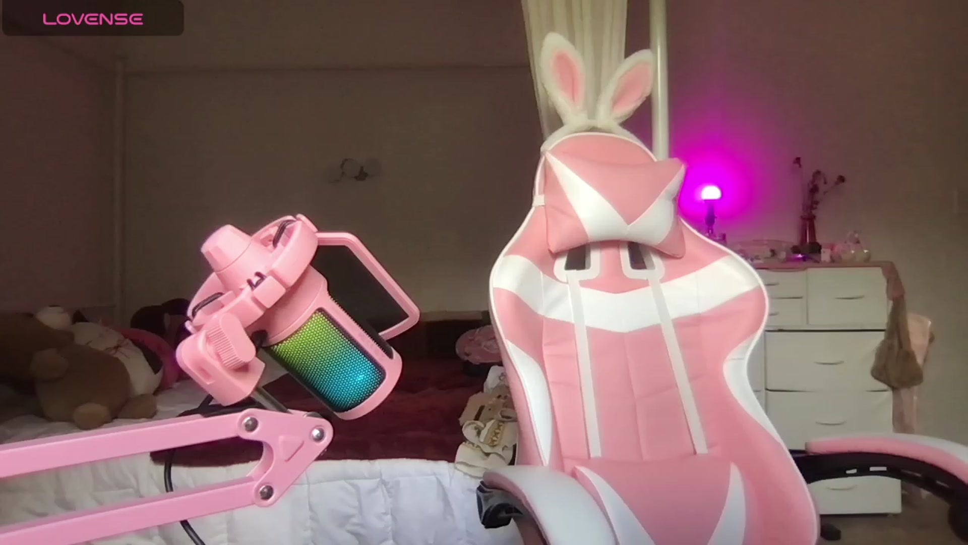 Gallery image thumbnail from lolypopbubble's myfreecams stream on, 08/24/2023, 19:50 image 4 of 20