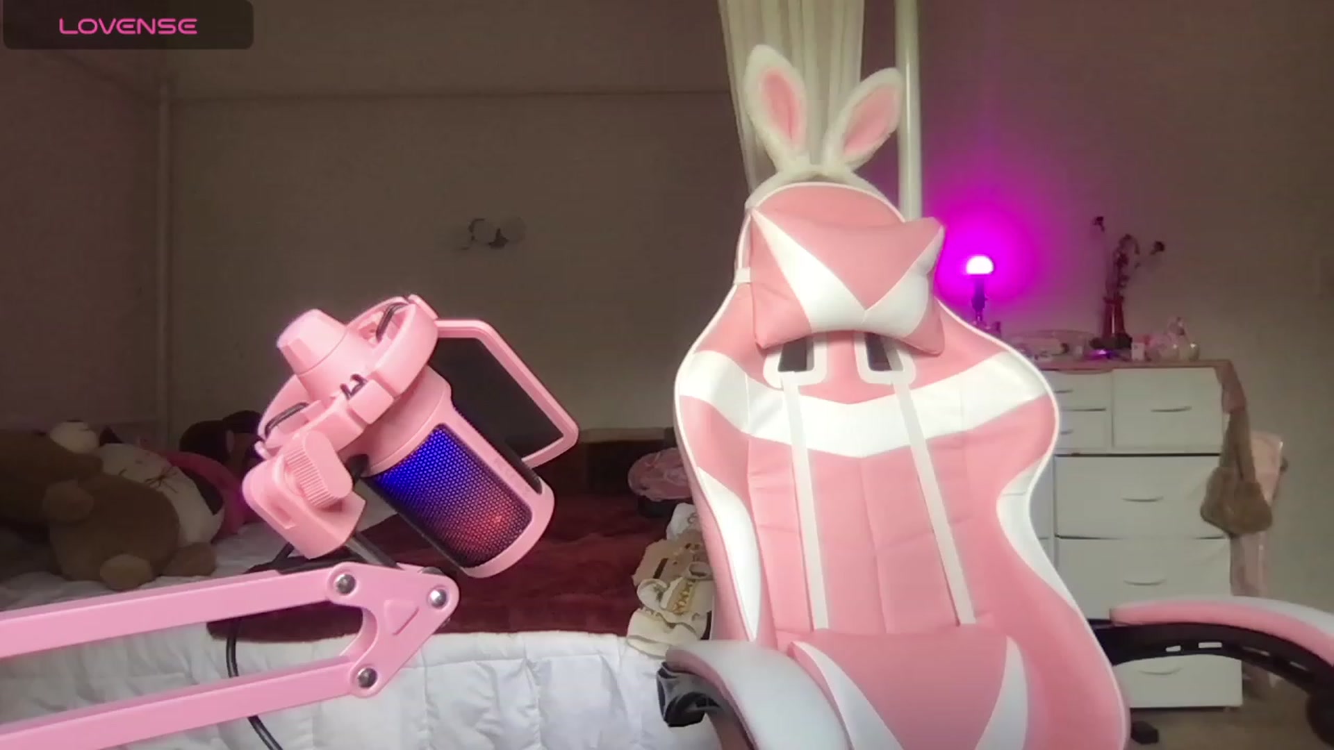 Gallery image thumbnail from lolypopbubble's myfreecams stream on, 08/24/2023, 19:50 image 6 of 20