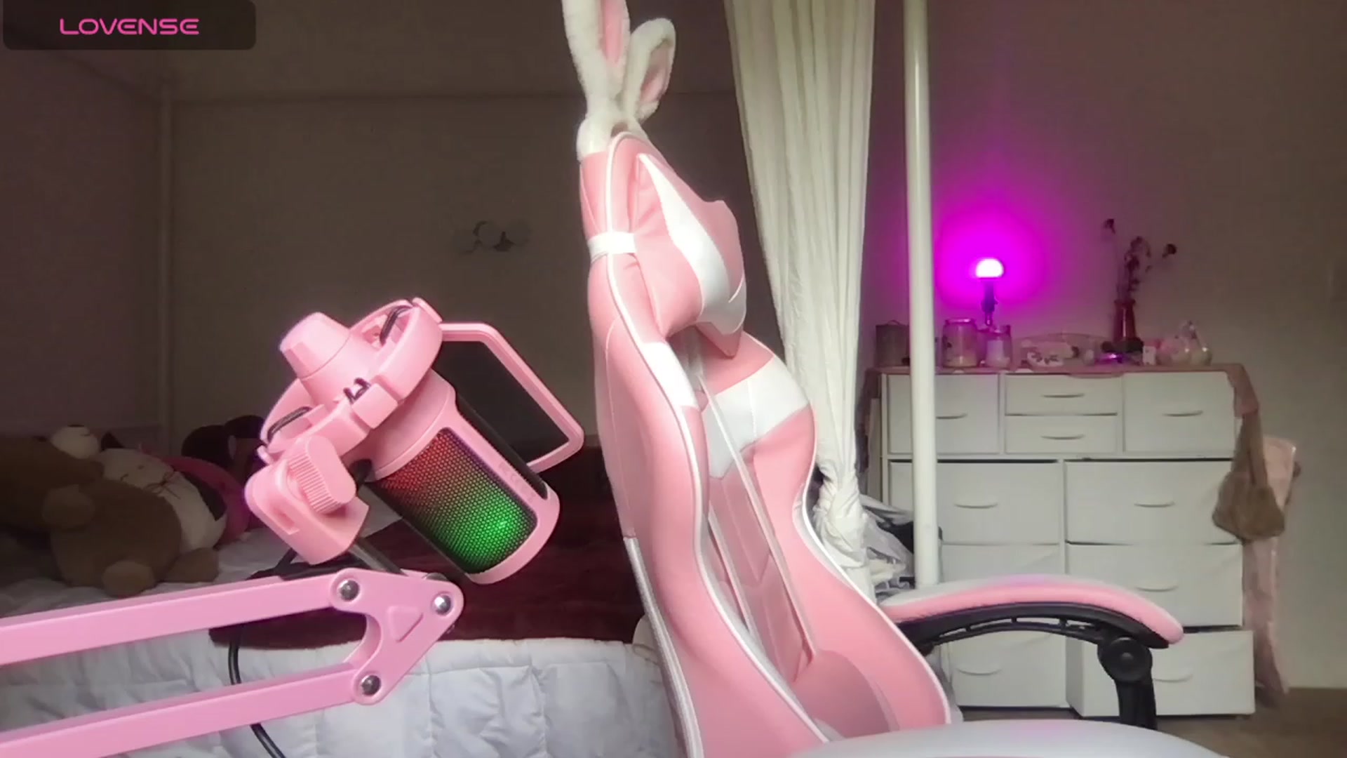 Gallery image thumbnail from lolypopbubble's myfreecams stream on, 08/24/2023, 19:50 image 7 of 20