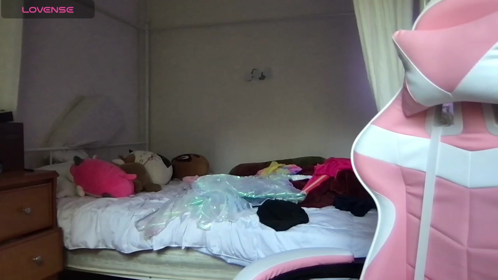 Gallery image thumbnail from lolypopbubble's myfreecams stream on, 09/06/2023, 19:16 image 18 of 20