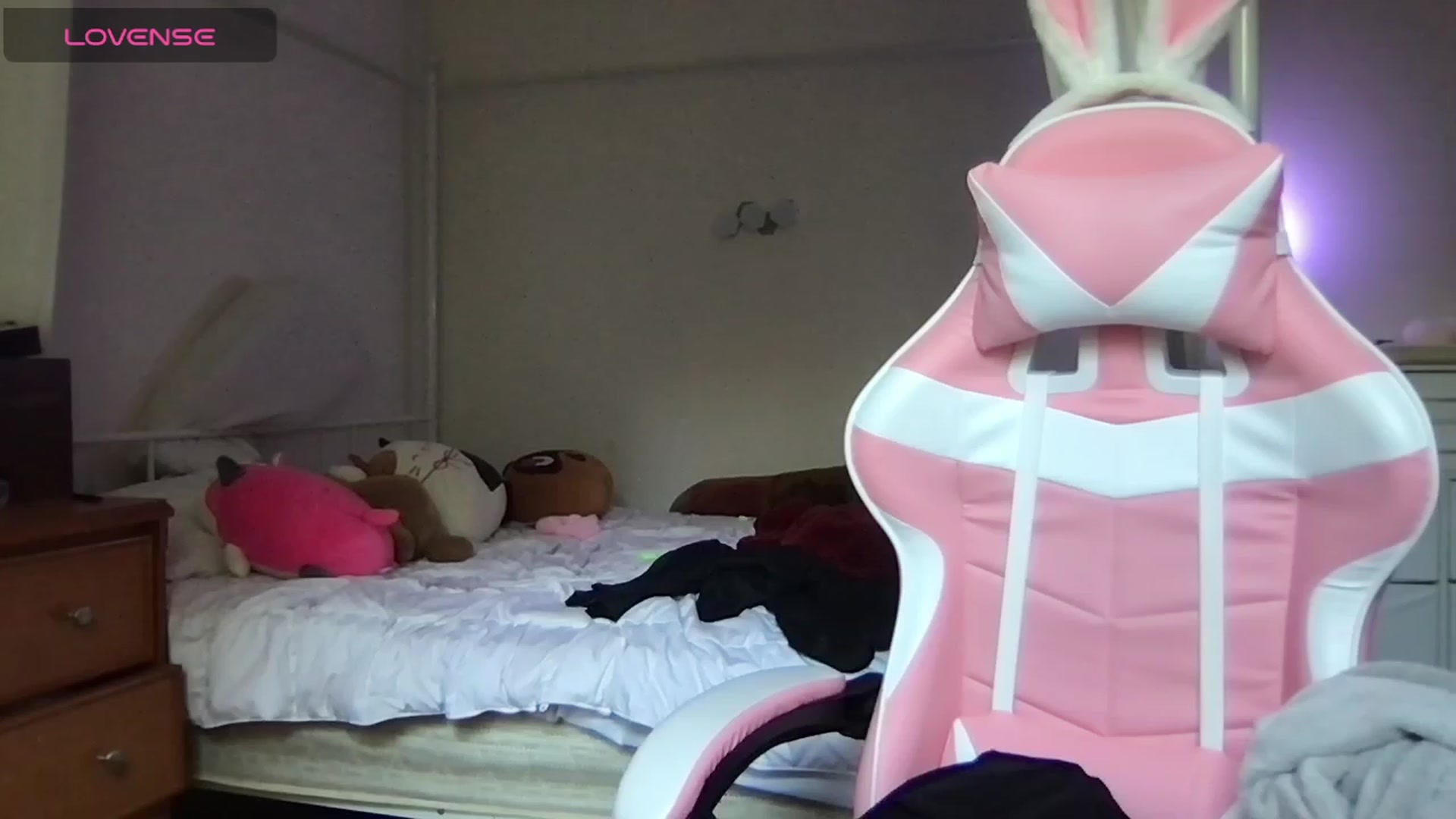 Gallery image thumbnail from lolypopbubble's myfreecams stream on, 09/06/2023, 19:16 image 4 of 20