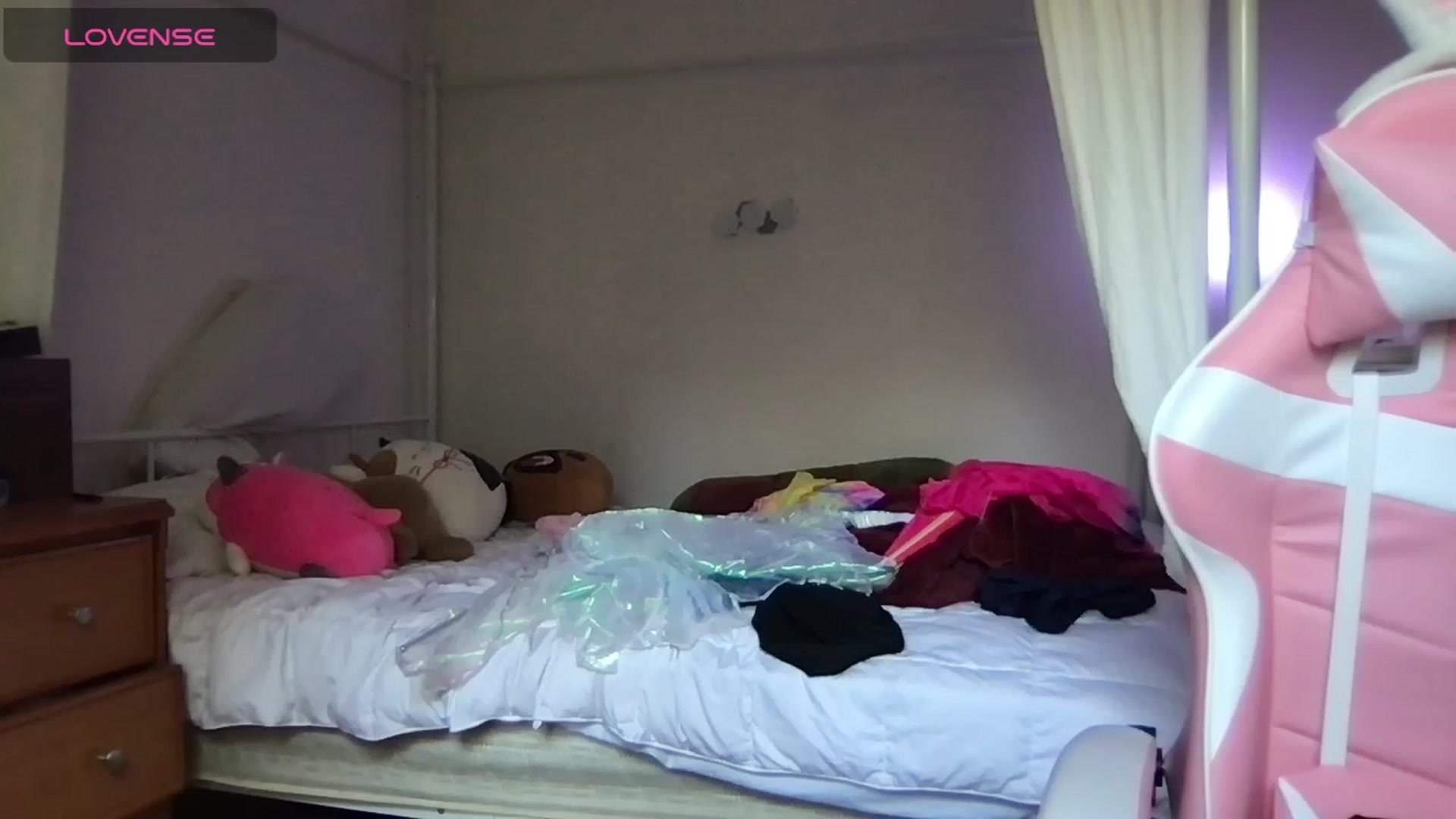 Gallery image thumbnail from lolypopbubble's myfreecams stream on, 09/06/2023, 19:16 image 10 of 20