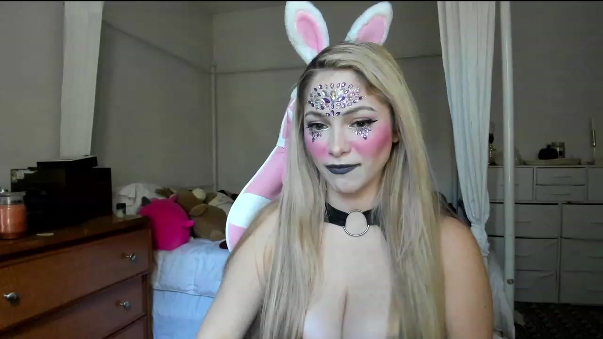 Gallery image thumbnail from lolypopbubble's myfreecams stream on, 10/23/2023, 19:36 image 14 of 20