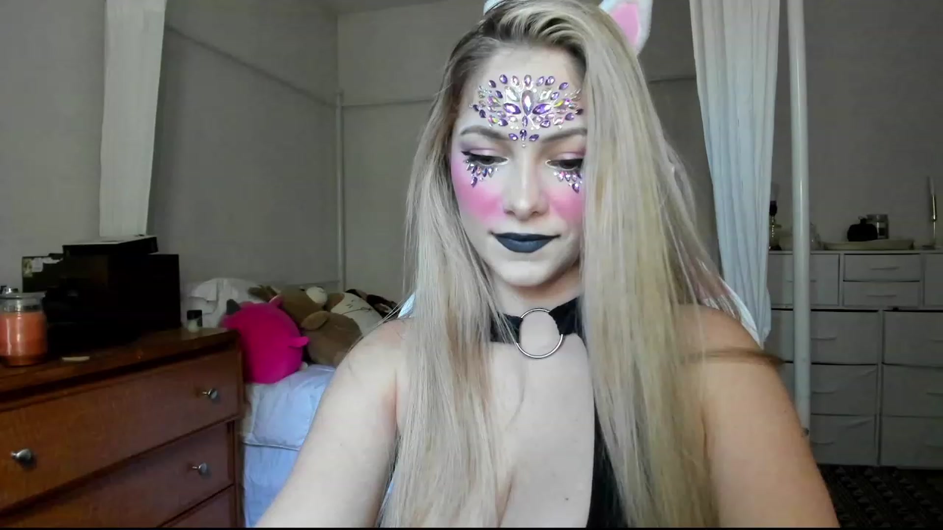 Gallery image thumbnail from lolypopbubble's myfreecams stream on, 10/23/2023, 19:36 image 10 of 20