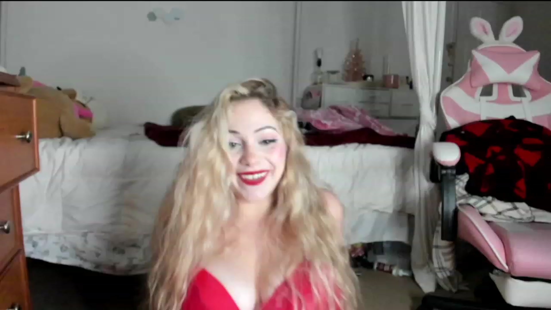 Gallery image thumbnail from lolypopbubble's myfreecams stream on, 11/06/2023, 22:38 image 1 of 20