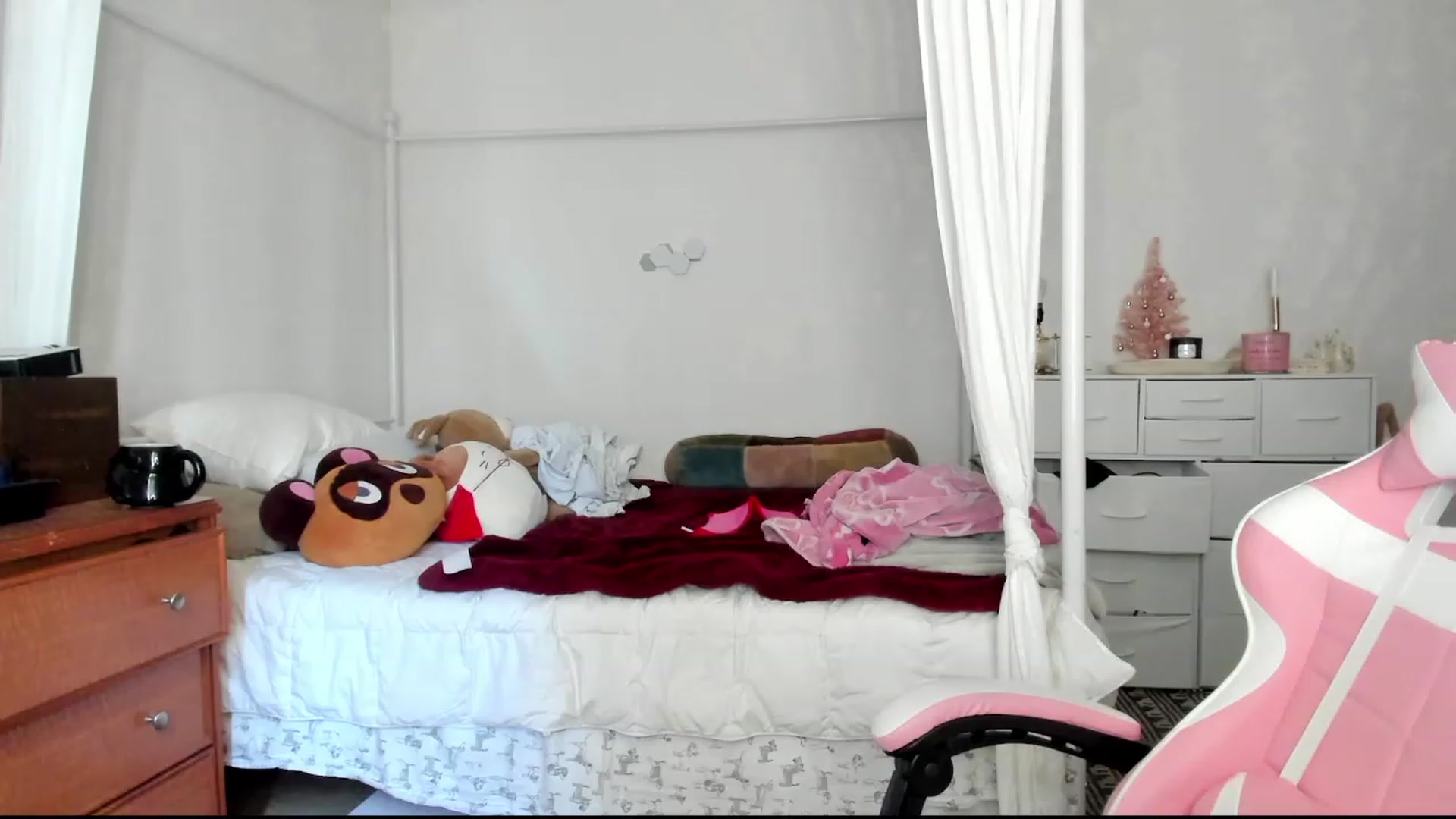 Gallery image thumbnail from lolypopbubble's myfreecams stream on, 11/07/2023, 16:48 image 20 of 20