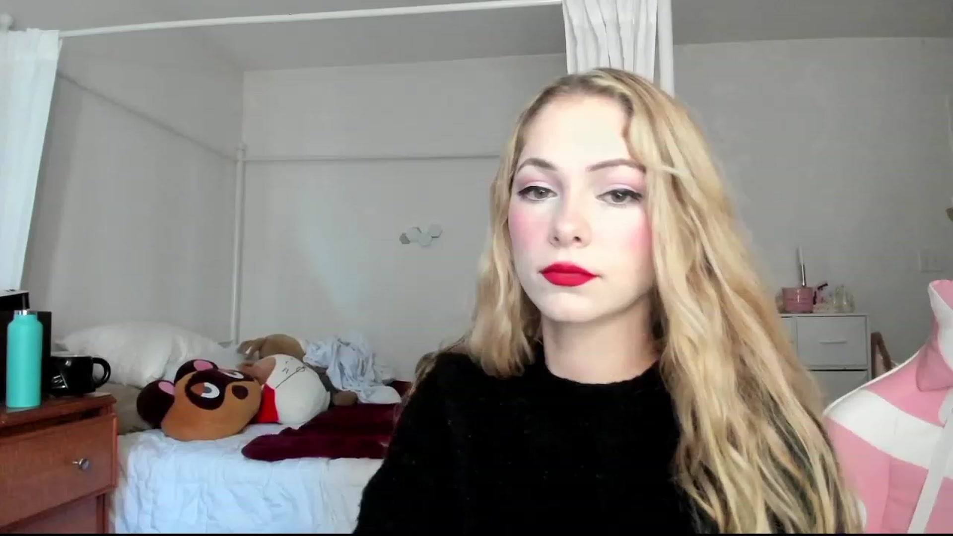 Gallery image thumbnail from lolypopbubble's myfreecams stream on, 11/07/2023, 16:48 image 4 of 20