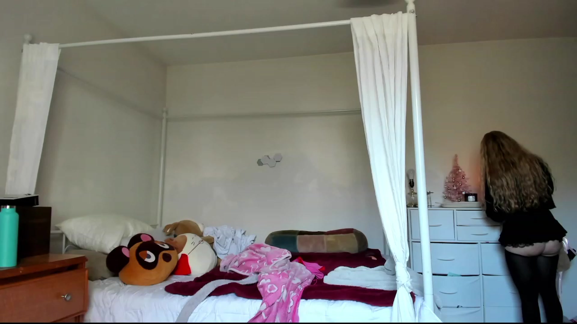 Gallery image thumbnail from lolypopbubble's myfreecams stream on, 11/07/2023, 19:29 image 11 of 20