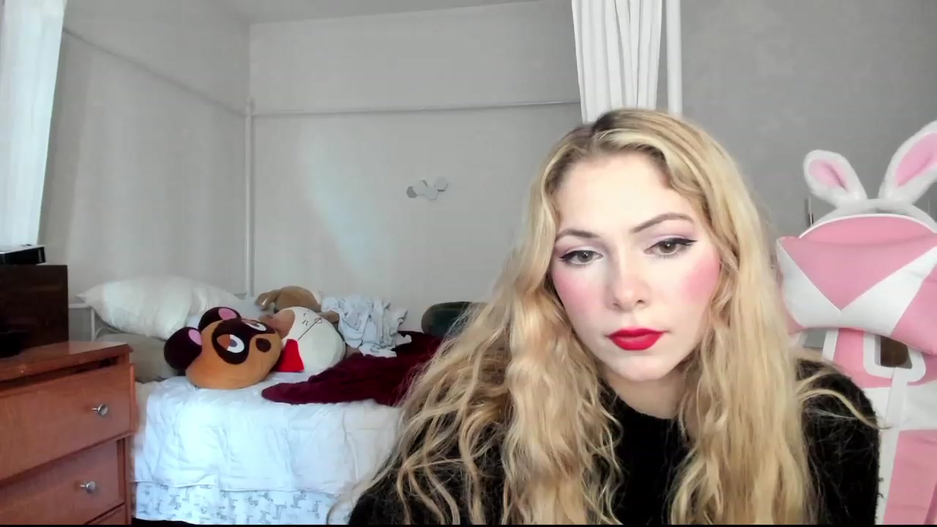 Gallery image thumbnail from lolypopbubble's myfreecams stream on, 11/07/2023, 19:29 image 6 of 20