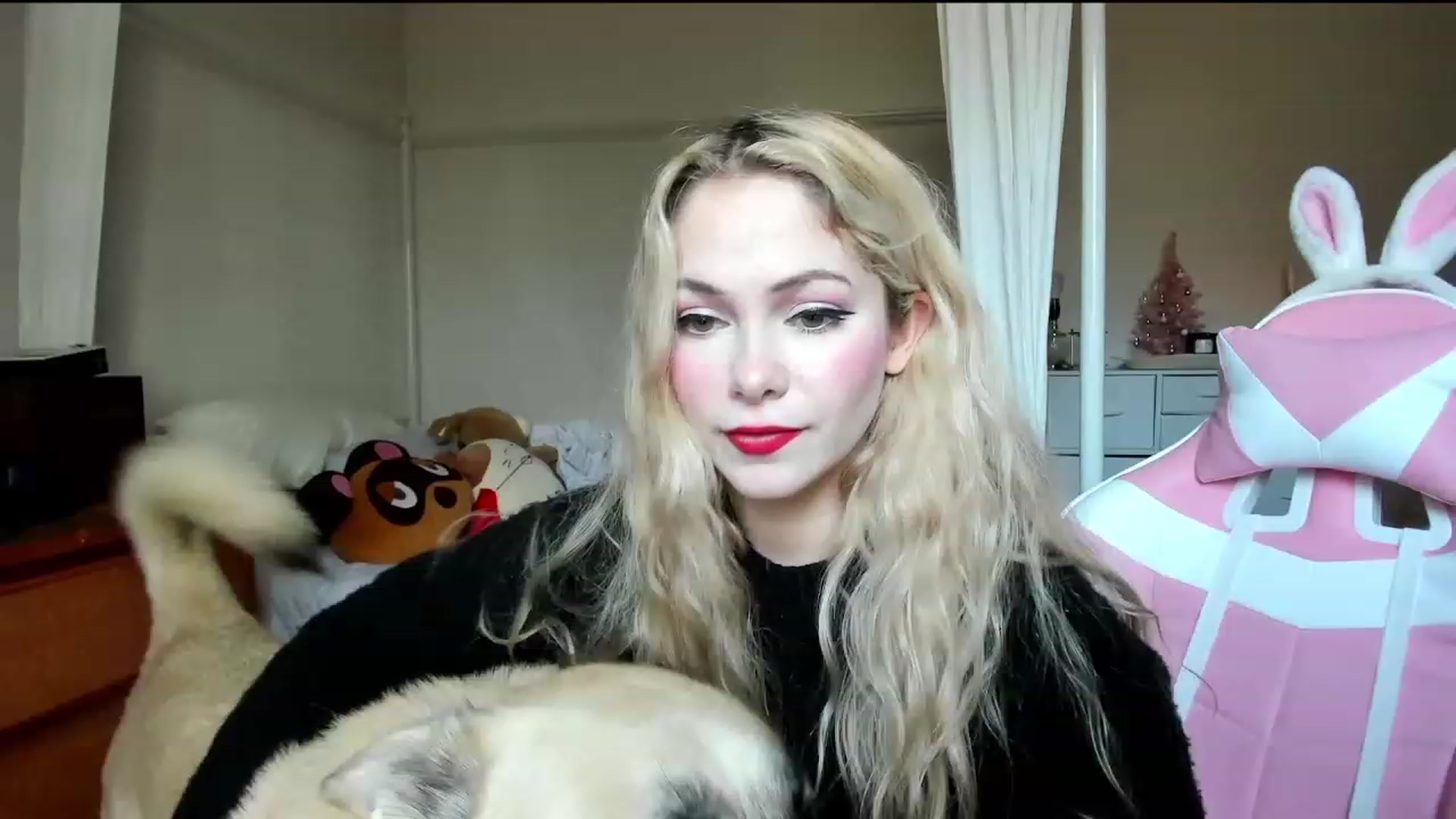 Gallery image thumbnail from lolypopbubble's myfreecams stream on, 11/07/2023, 21:47 image 3 of 20