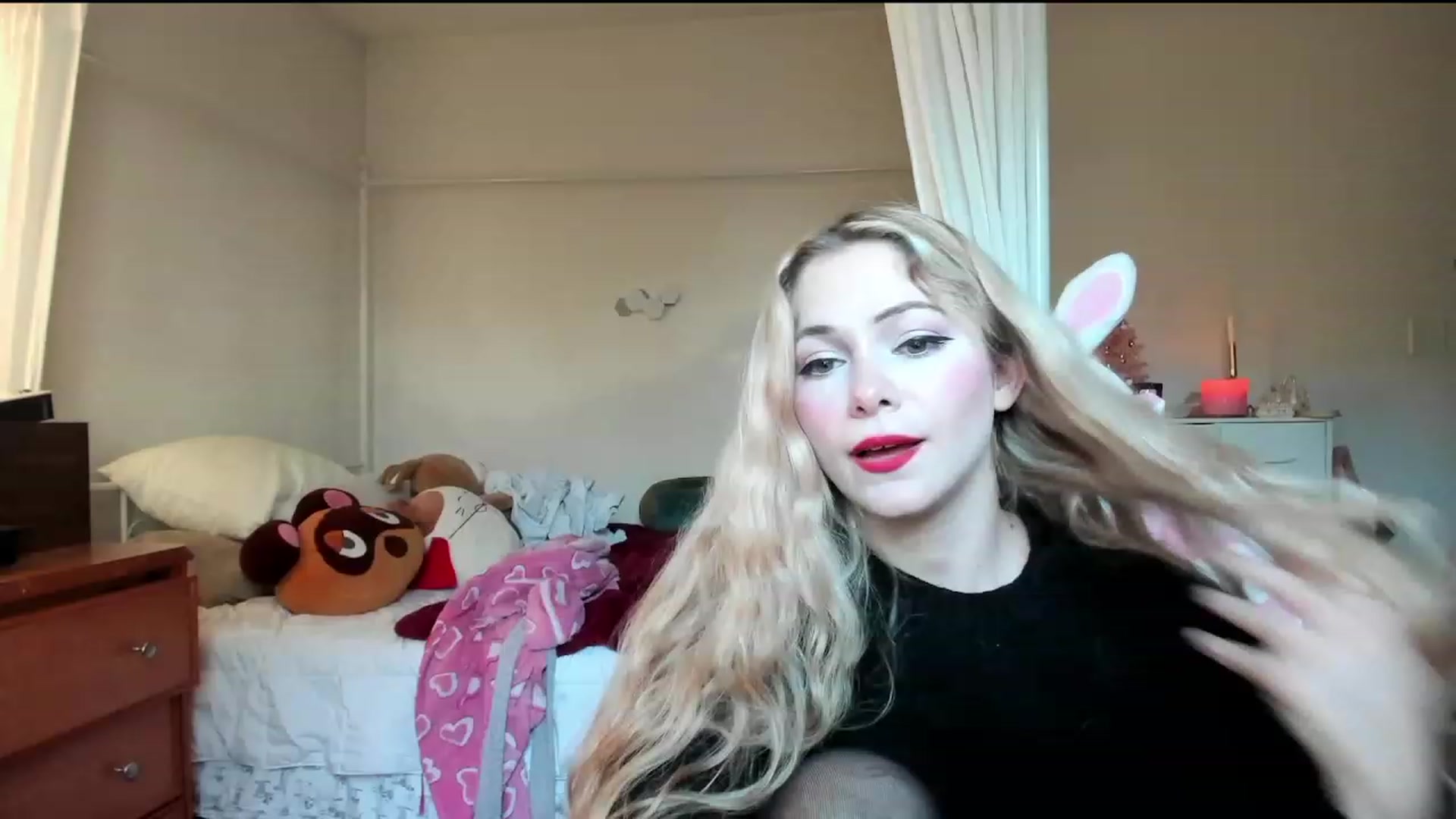 Gallery image thumbnail from lolypopbubble's myfreecams stream on, 11/07/2023, 21:47 image 20 of 20