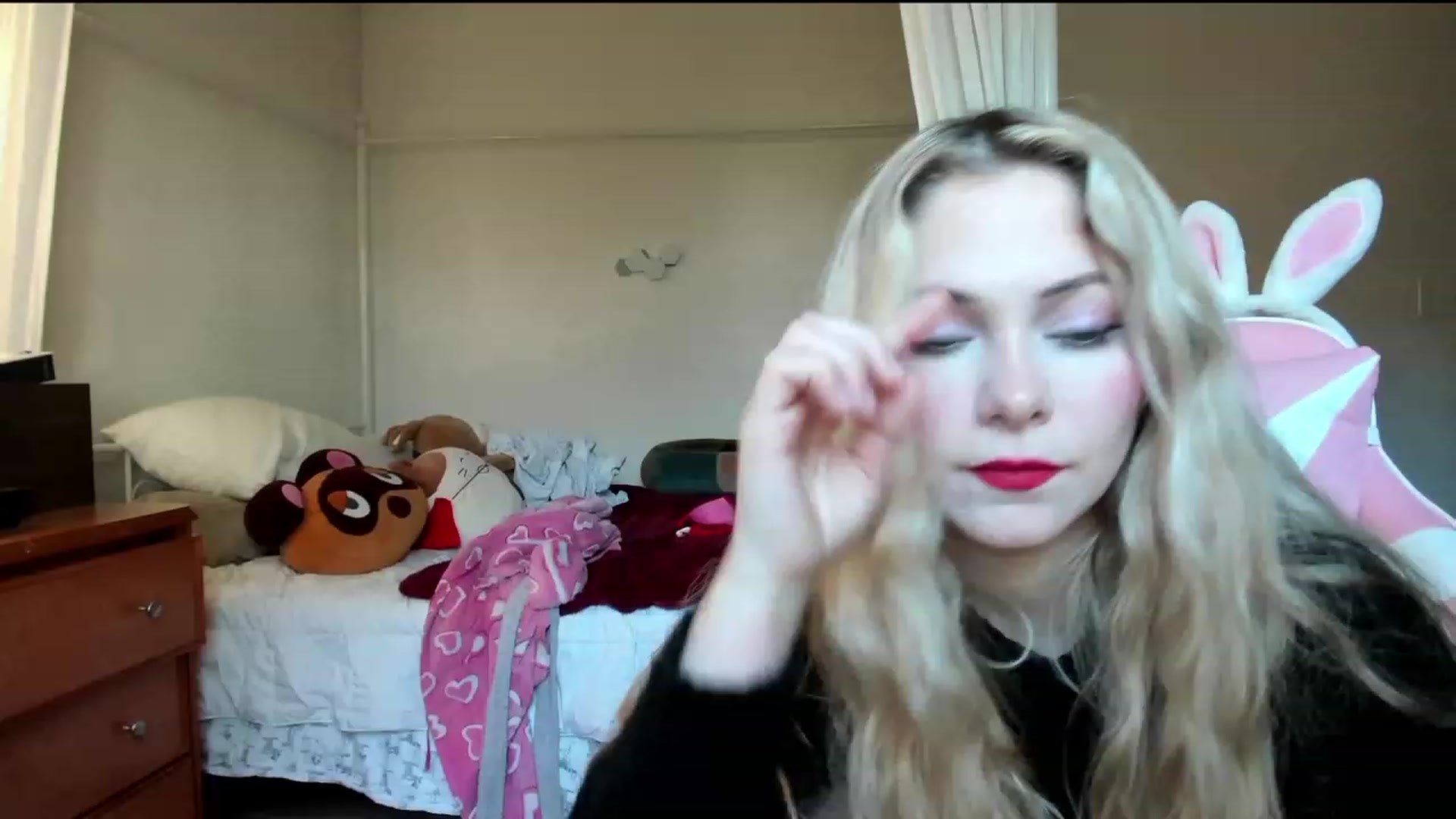 Gallery image thumbnail from lolypopbubble's myfreecams stream on, 11/07/2023, 21:47 image 18 of 20