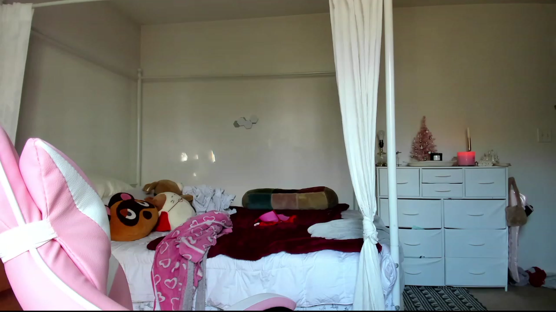 Gallery image thumbnail from lolypopbubble's myfreecams stream on, 11/07/2023, 21:47 image 1 of 20