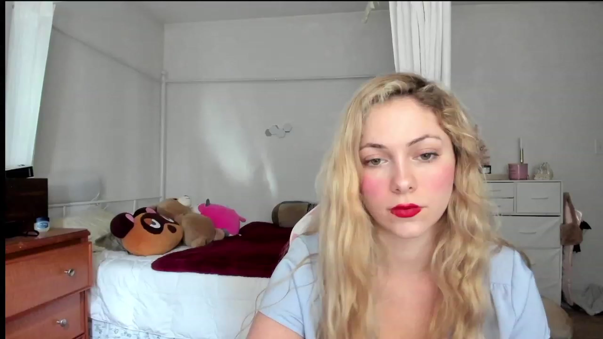 Gallery image thumbnail from lolypopbubble's myfreecams stream on, 11/15/2023, 21:27 image 1 of 20